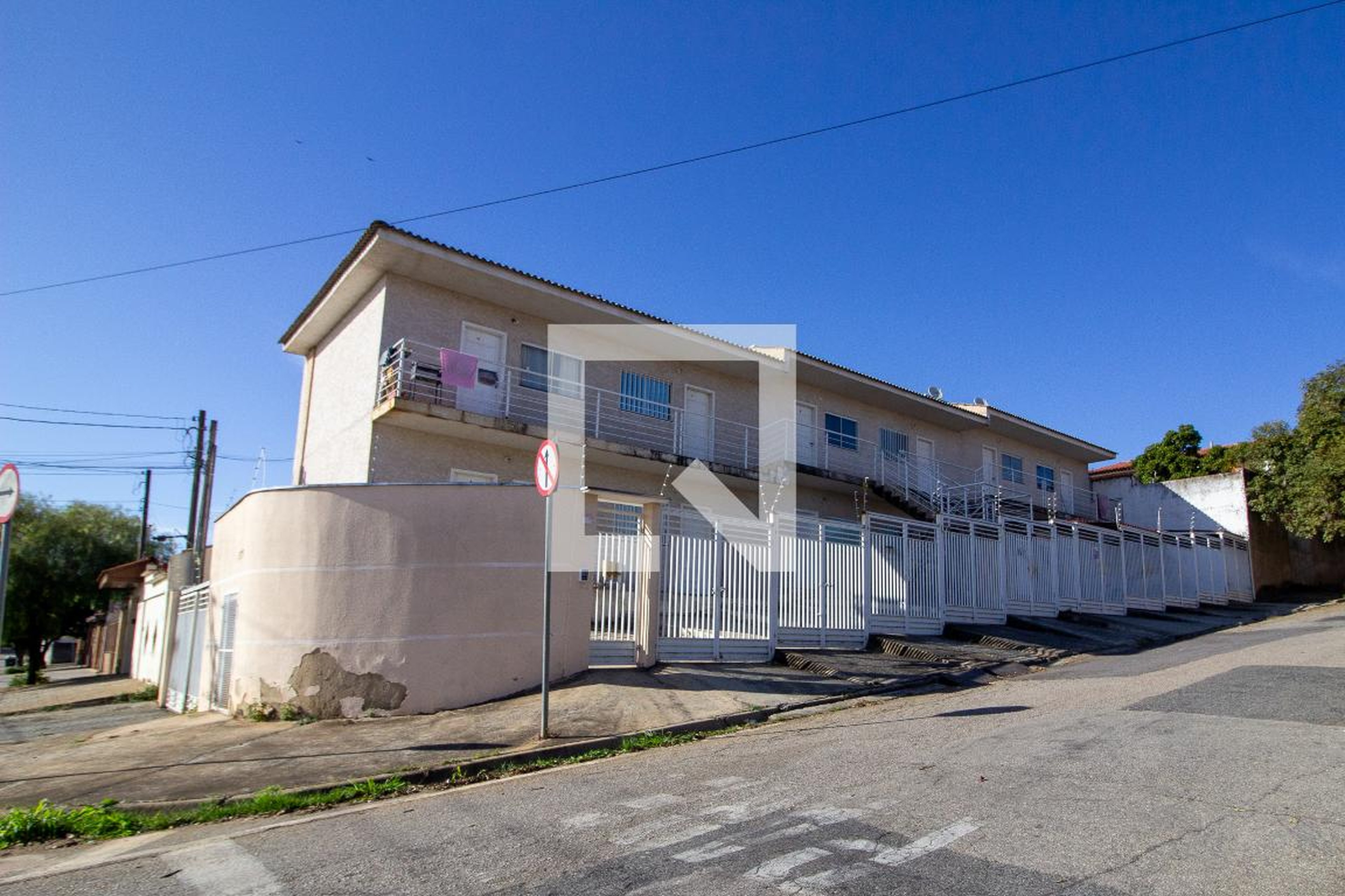 Fachada Condomínio em Alameda dos Unsidiuns, 255