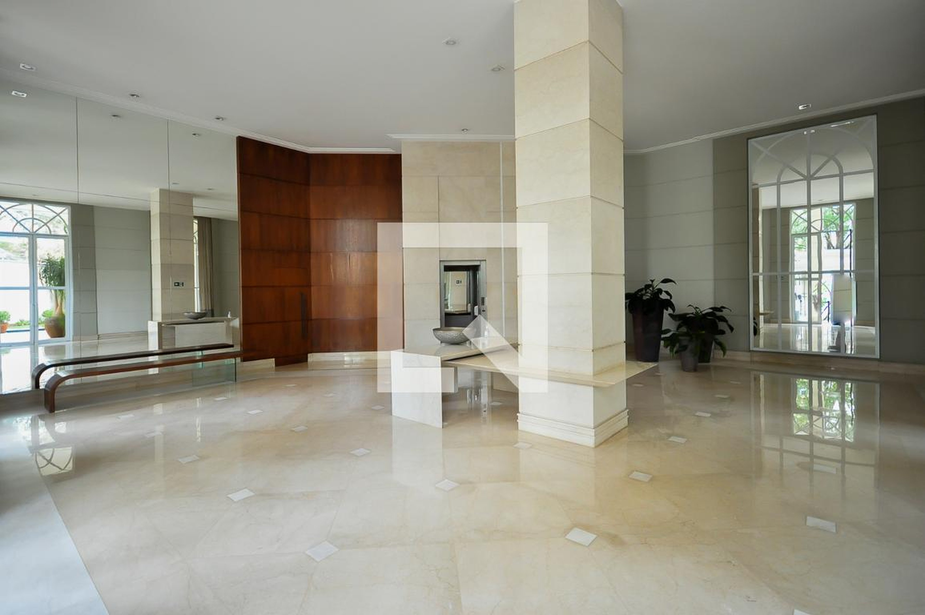 Hall Social - Lazuli