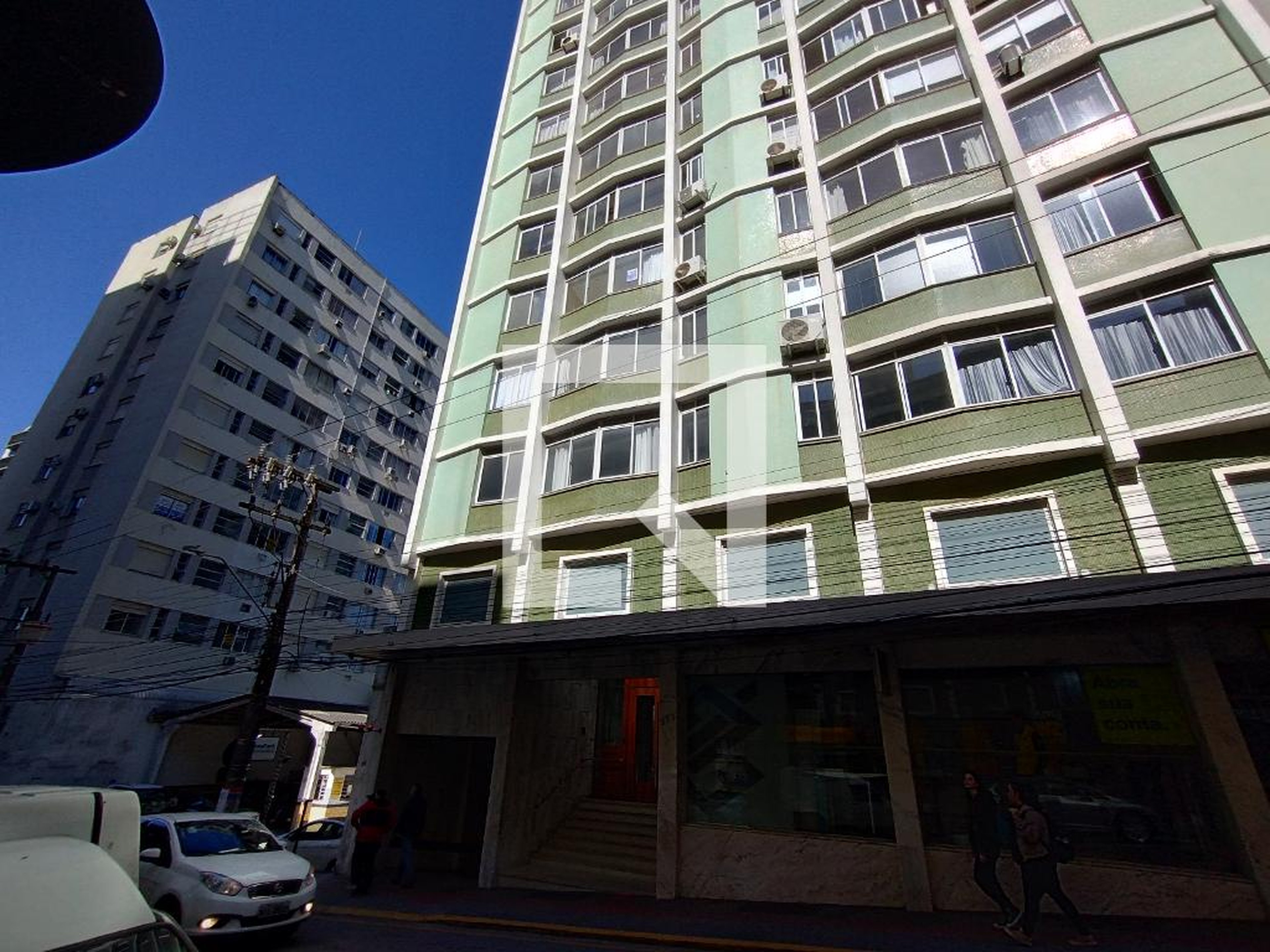 Fachada do Prédio Condomínio em Rua Felipe Schmidt, 573