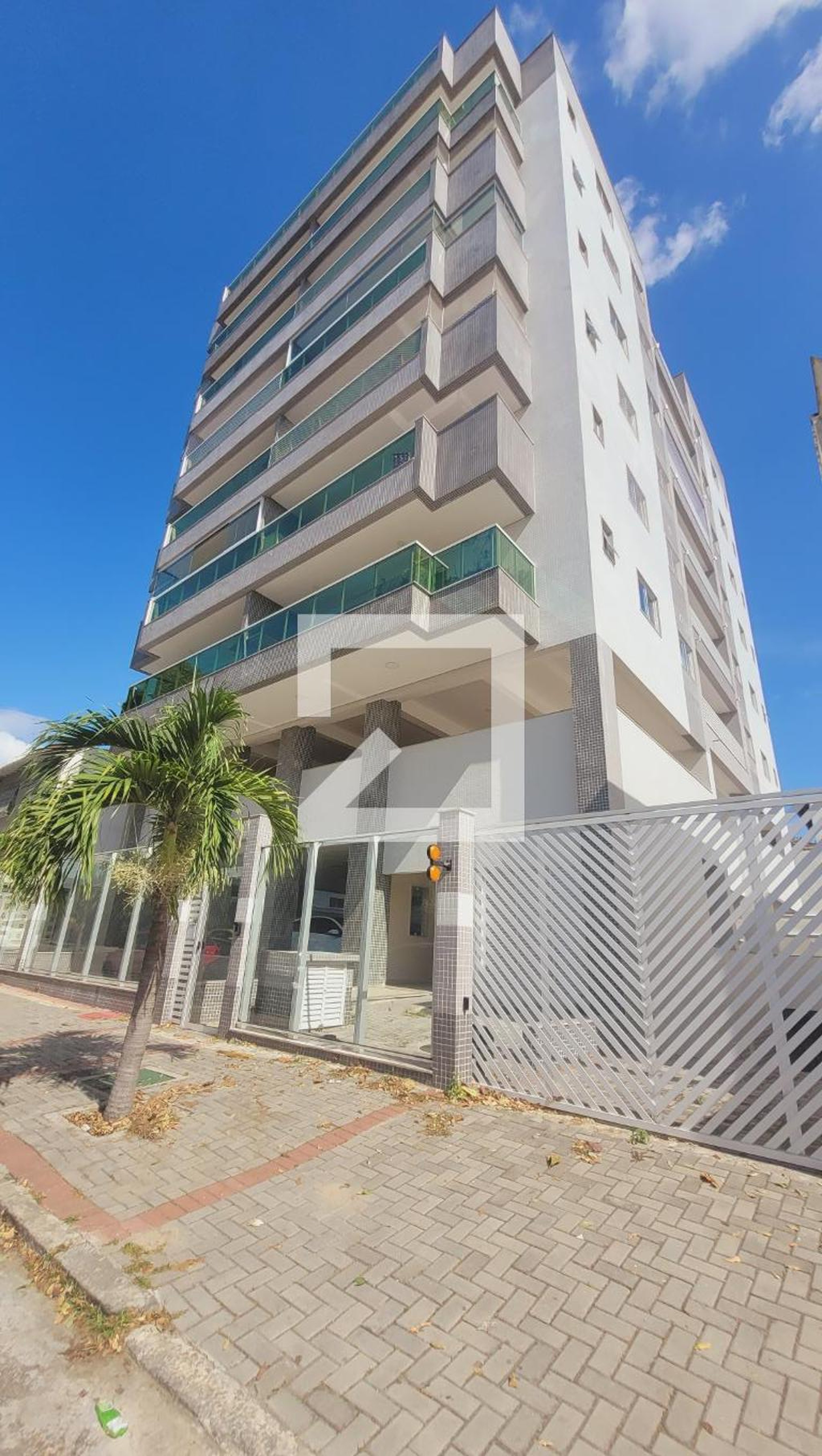 Fachada Condomínio em Rua Ouro Branco, 706