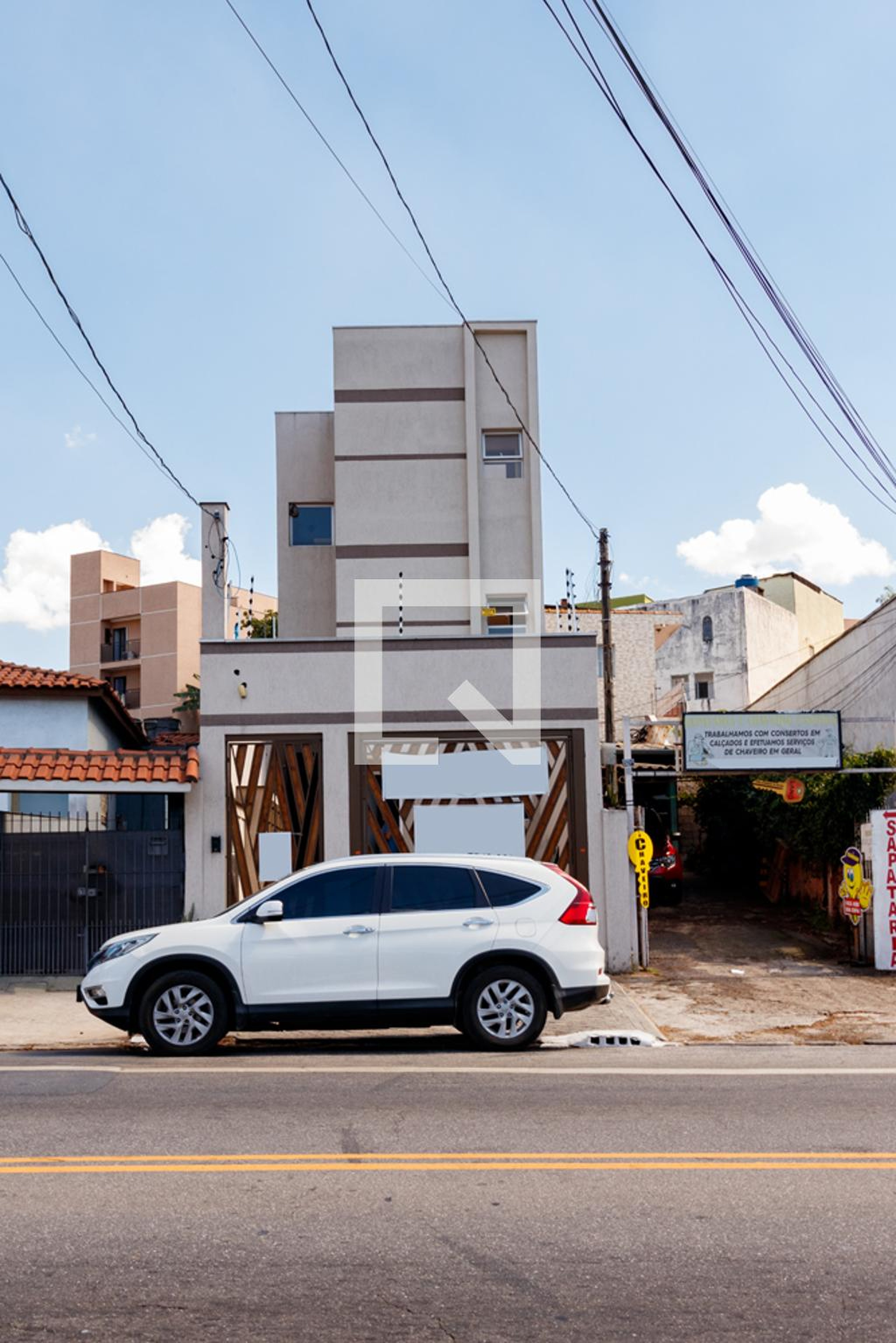 Fachada Condomínio em Avenida das Cerejeiras, 1523