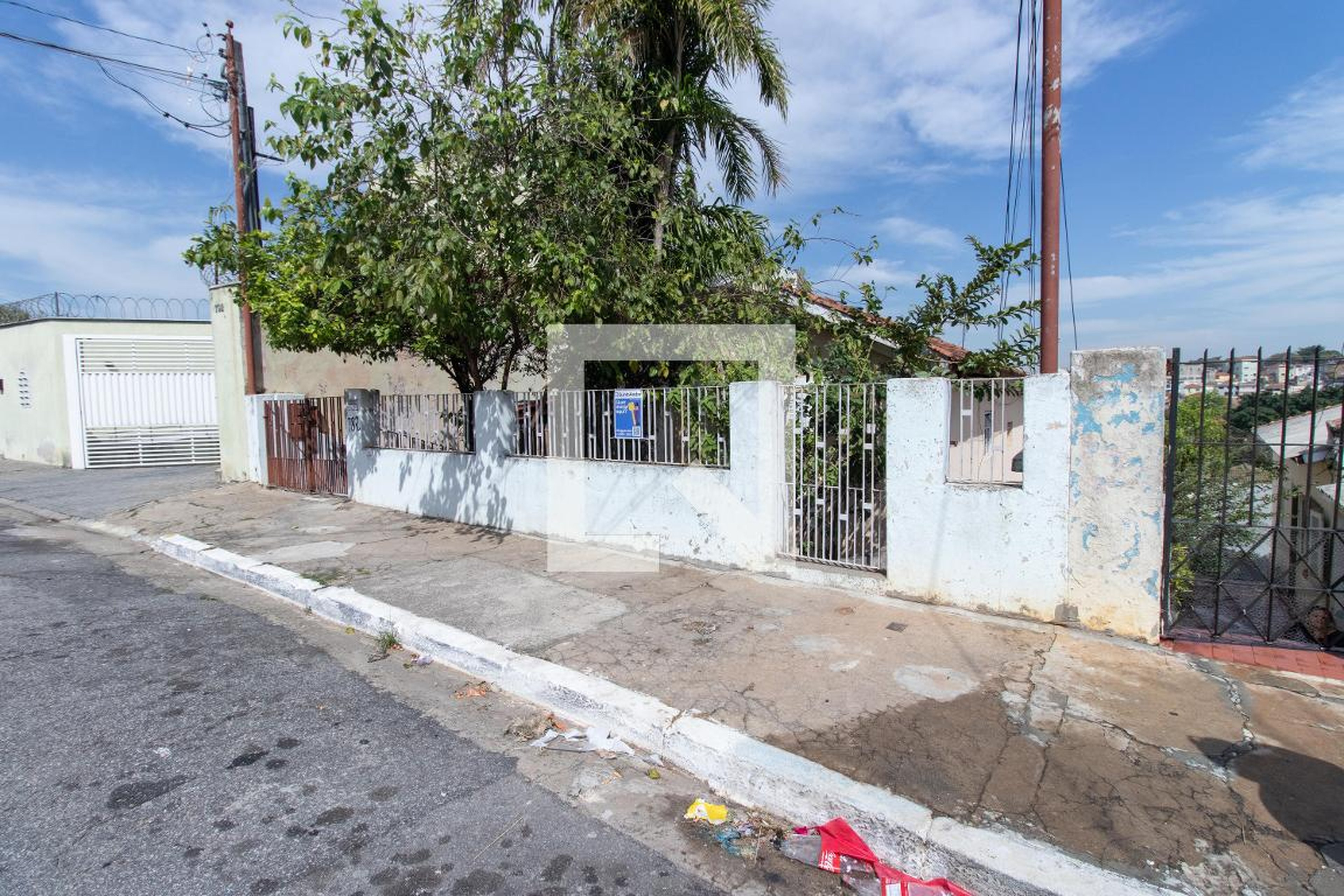 Fachada Condomínio em Rua Sargento Agostinho Ferreira, 782