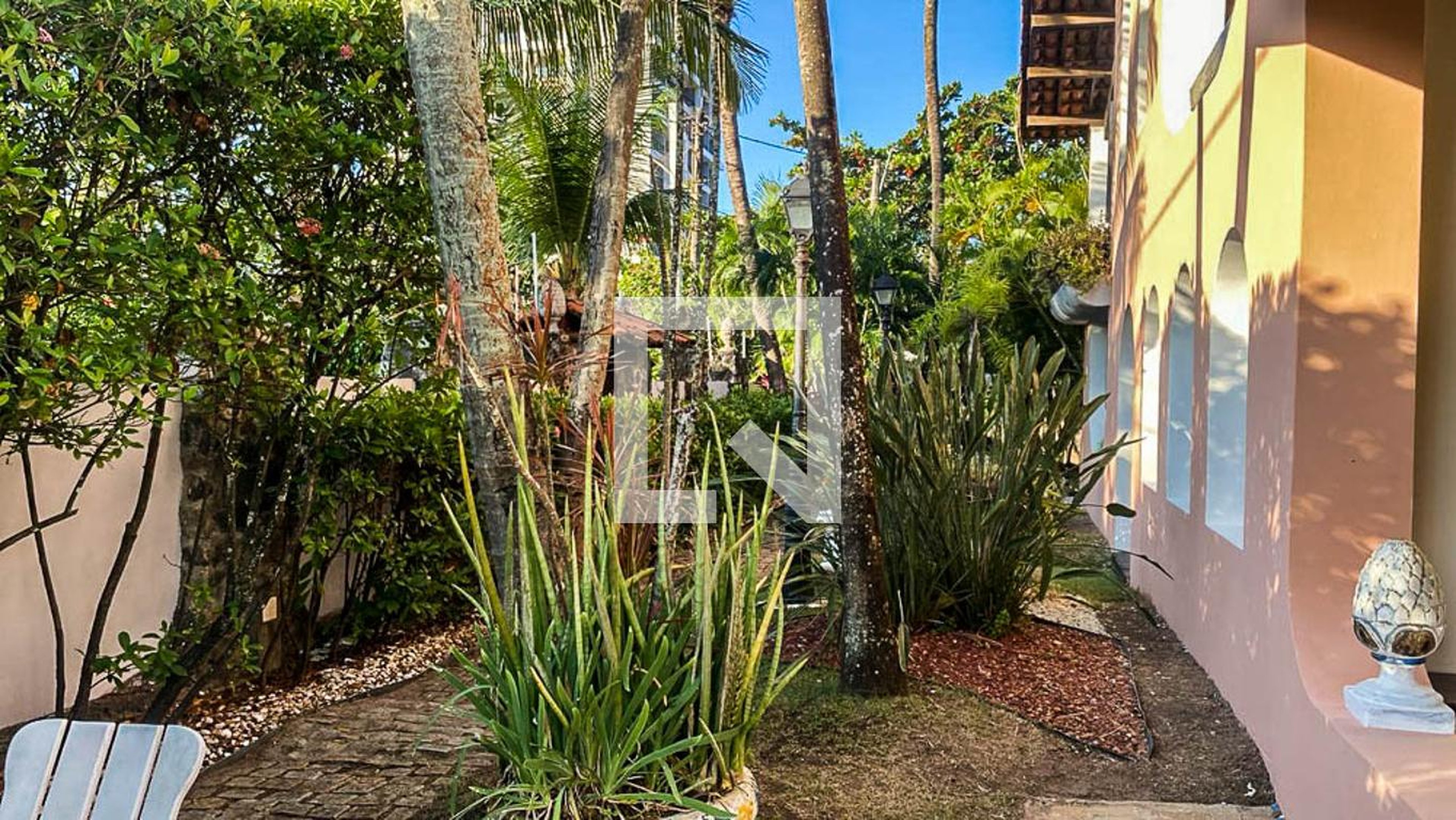 Área Externa Condomínio em Rua Ave do Paraíso, 7