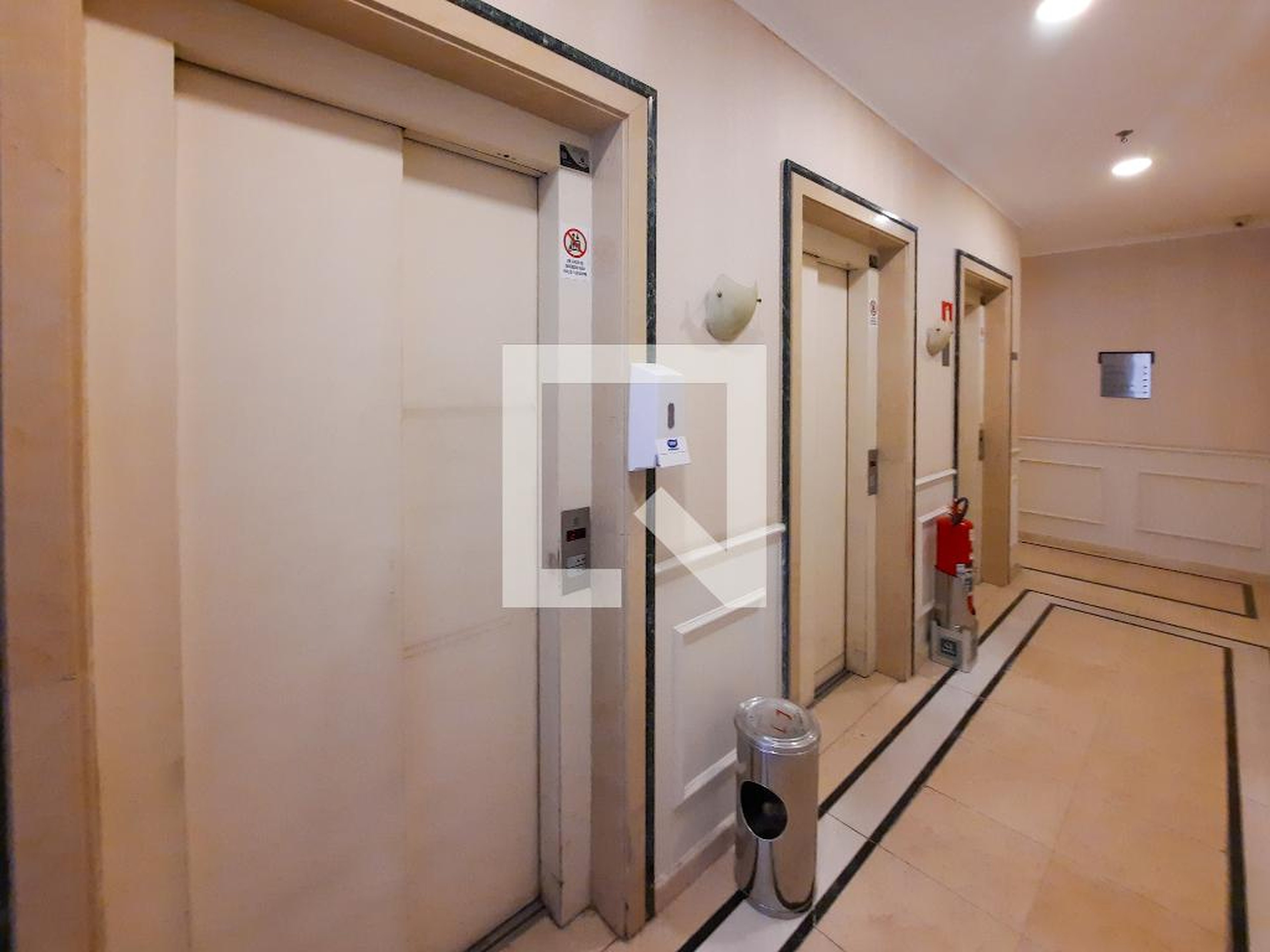 Elevador - Quality Suites Long Stay Vila Olímpia