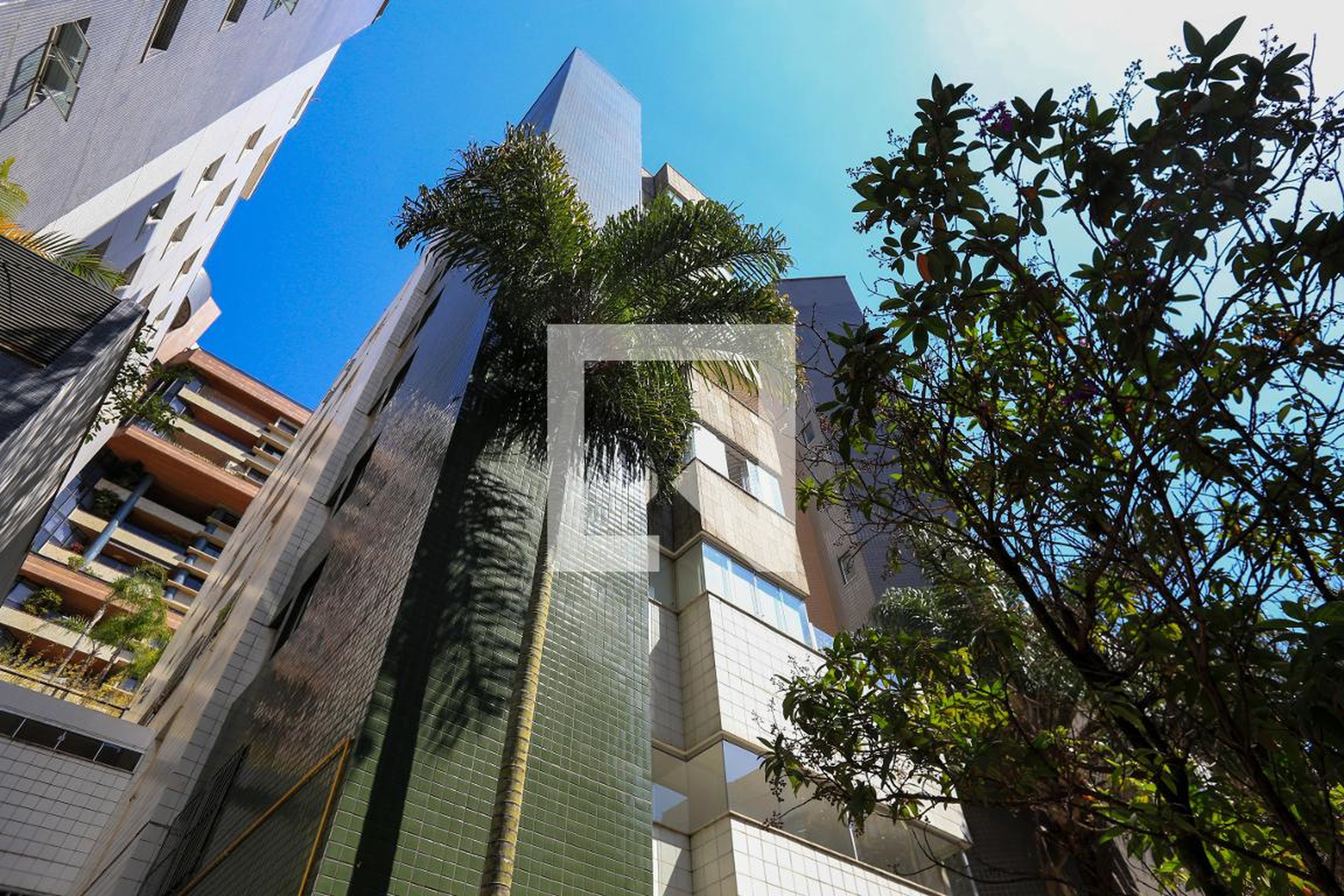 Fachada Condomínio em Rua Engenheiro Amaro Lanari, 390