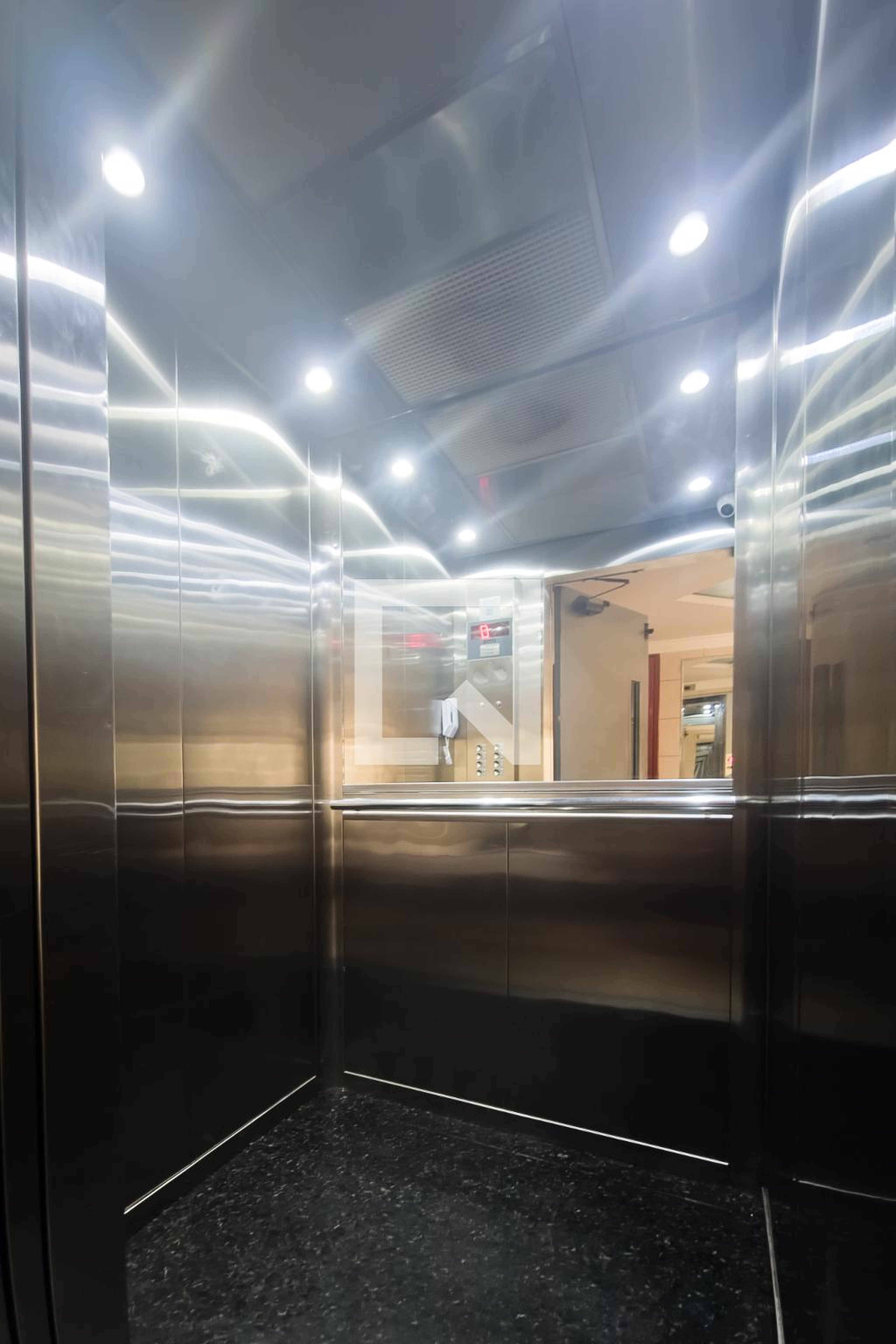 Elevador - Edifício Cedro