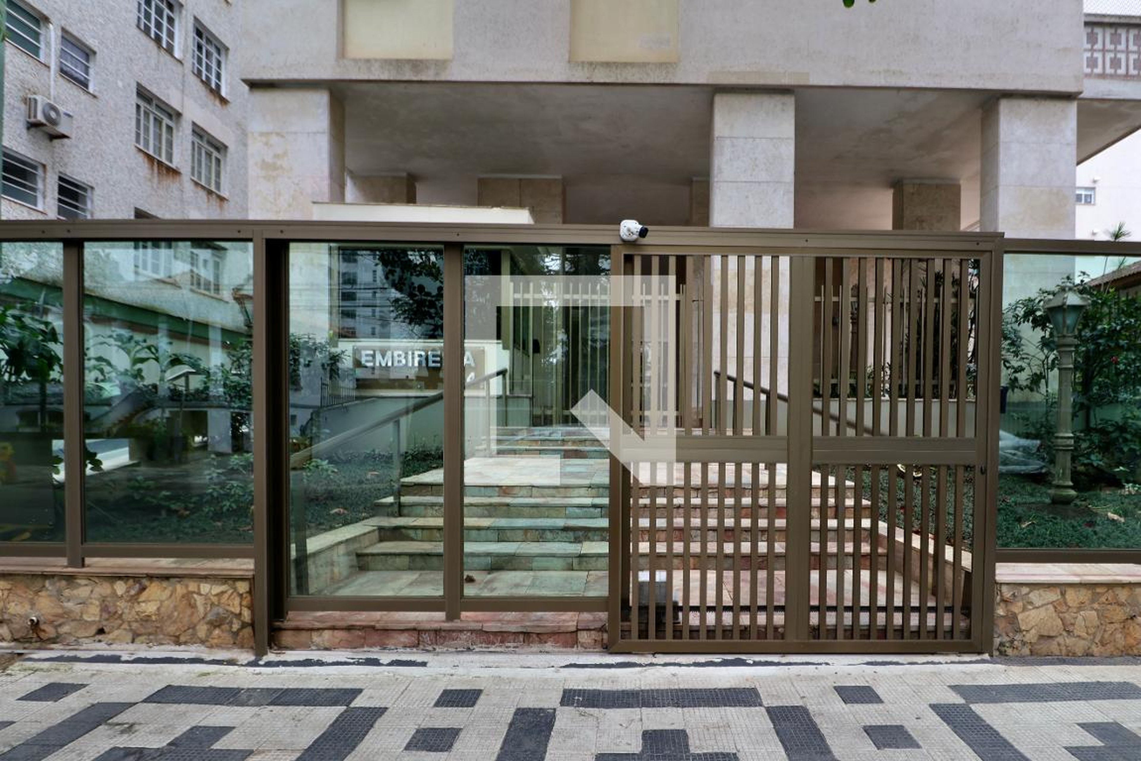 Fachada Condomínio Embirema