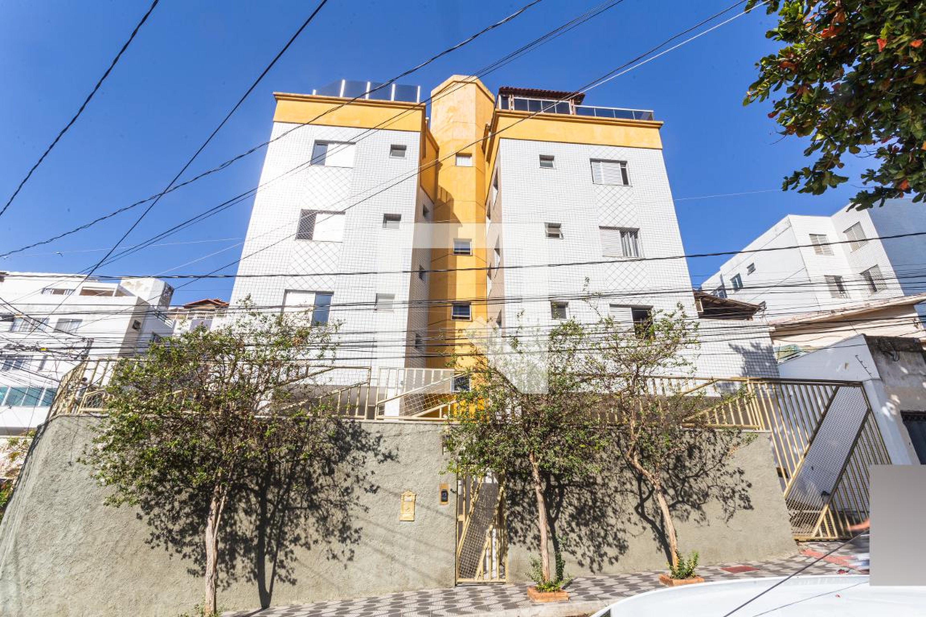 Fachada Condomínio em Rua Itajubá, 2178