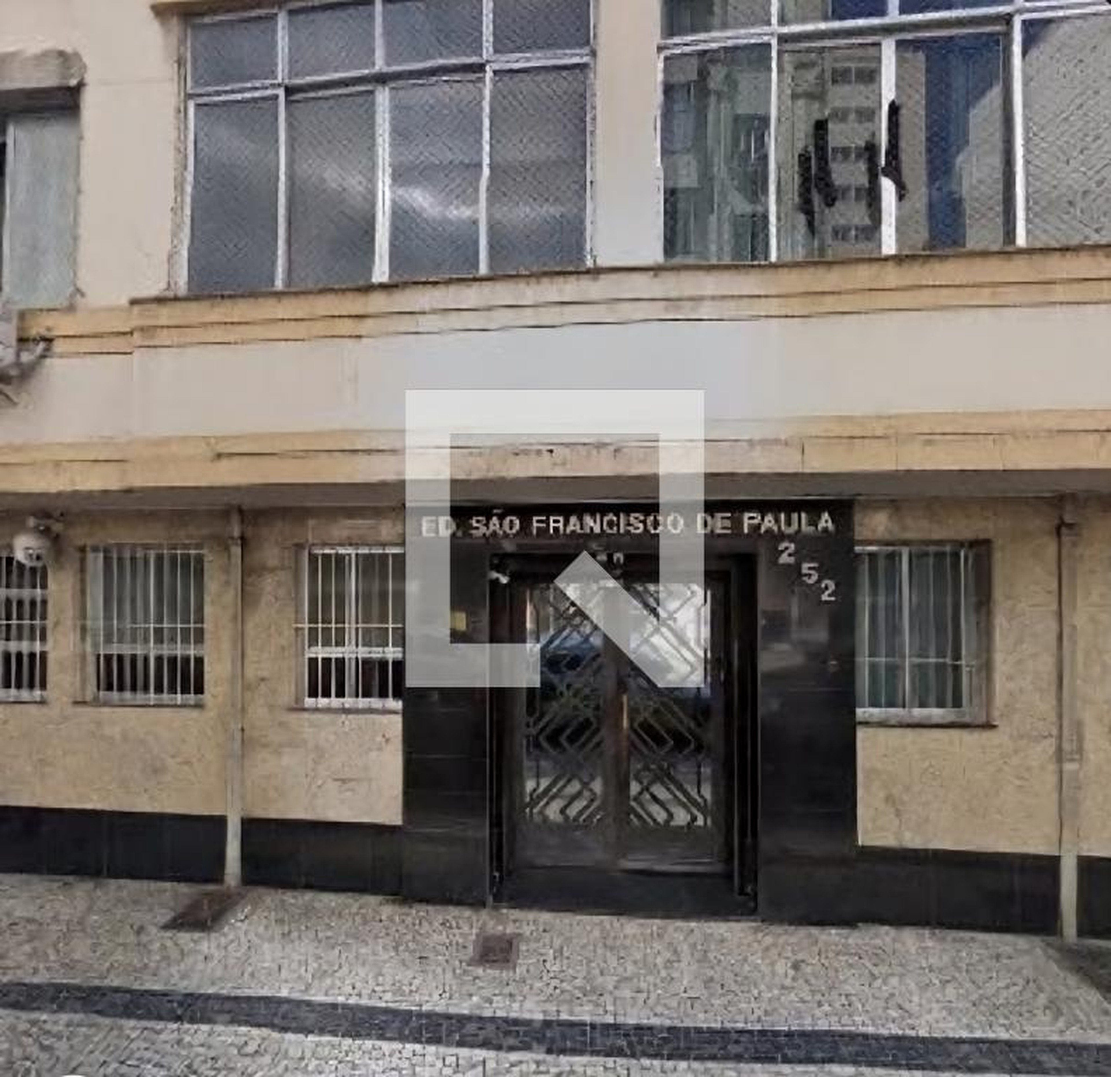 Fachada Condomínio em Rua Riachuelo, 252