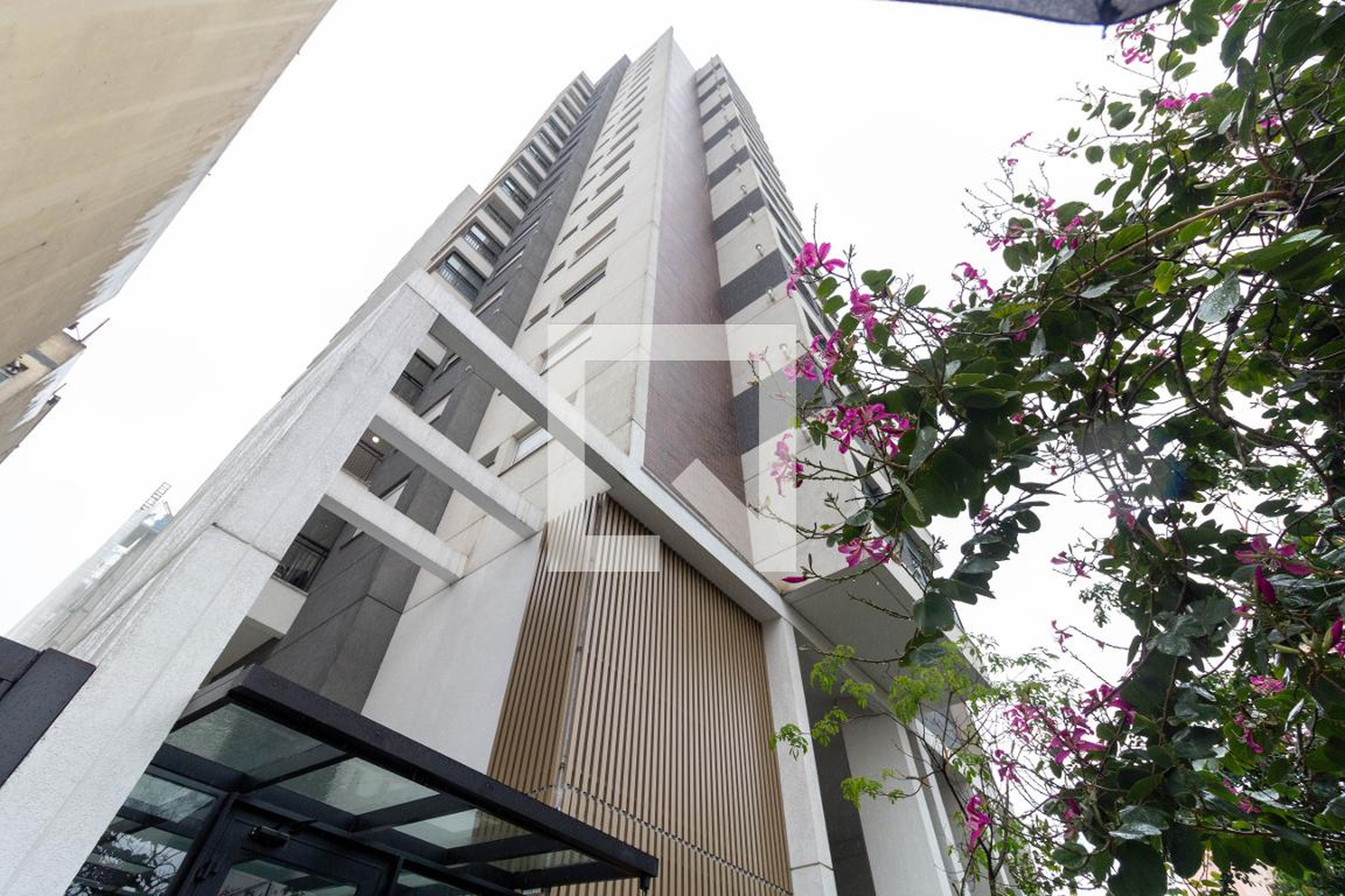 Fachada Condomínio em Rua Tucuna, 106