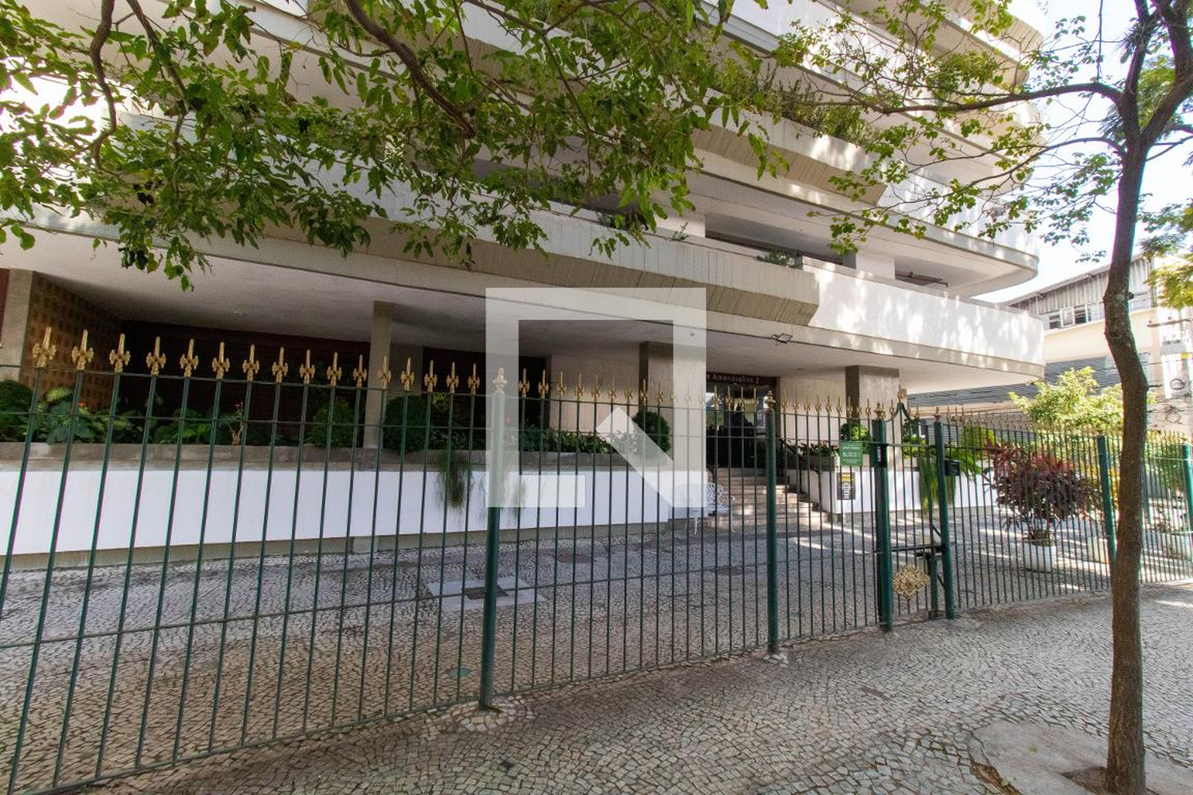 Fachada Condomínio em Rua Ministro Otávio Kelly, 294