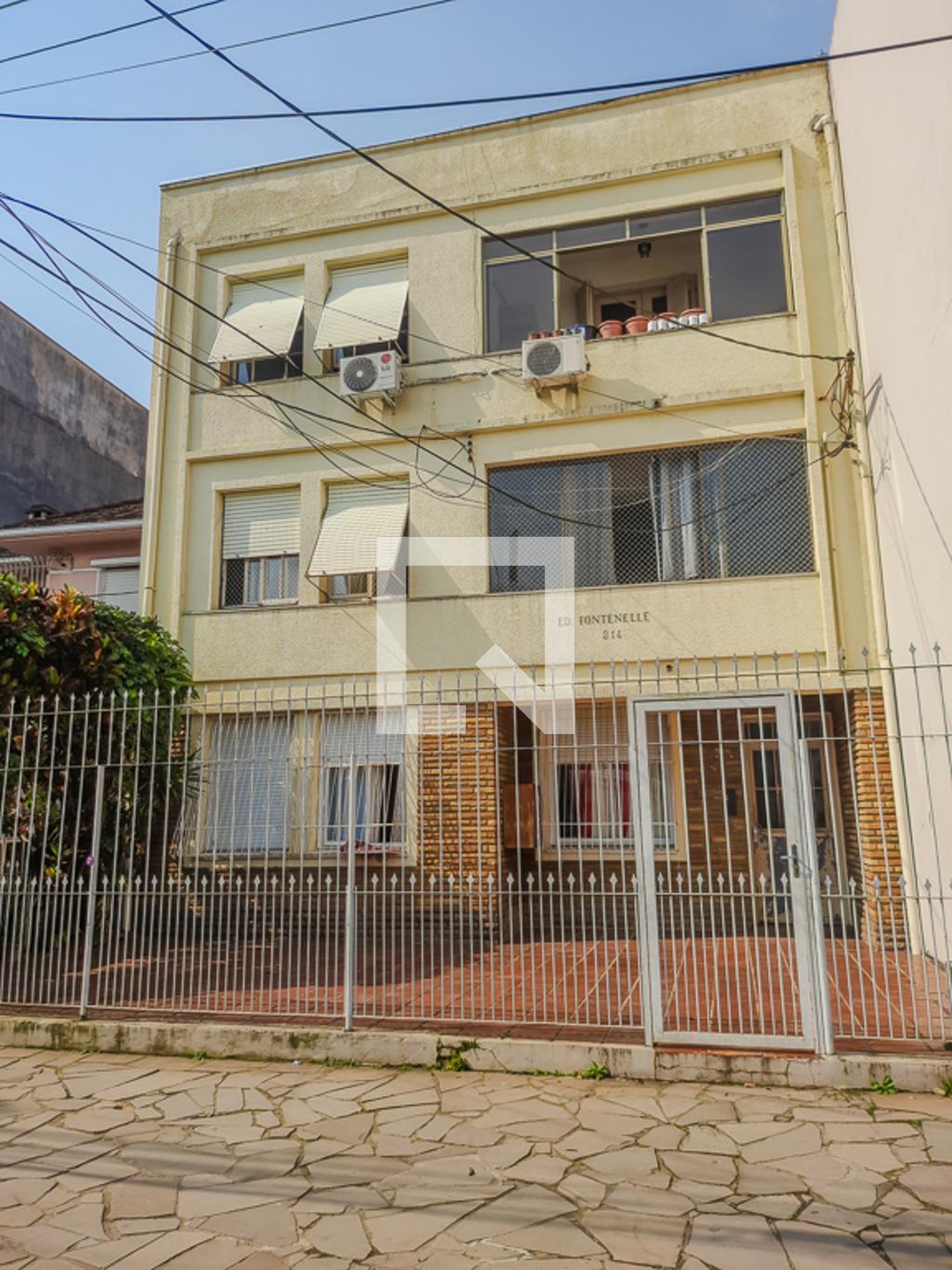 Fachada Condomínio em Av. da Azenha, 314