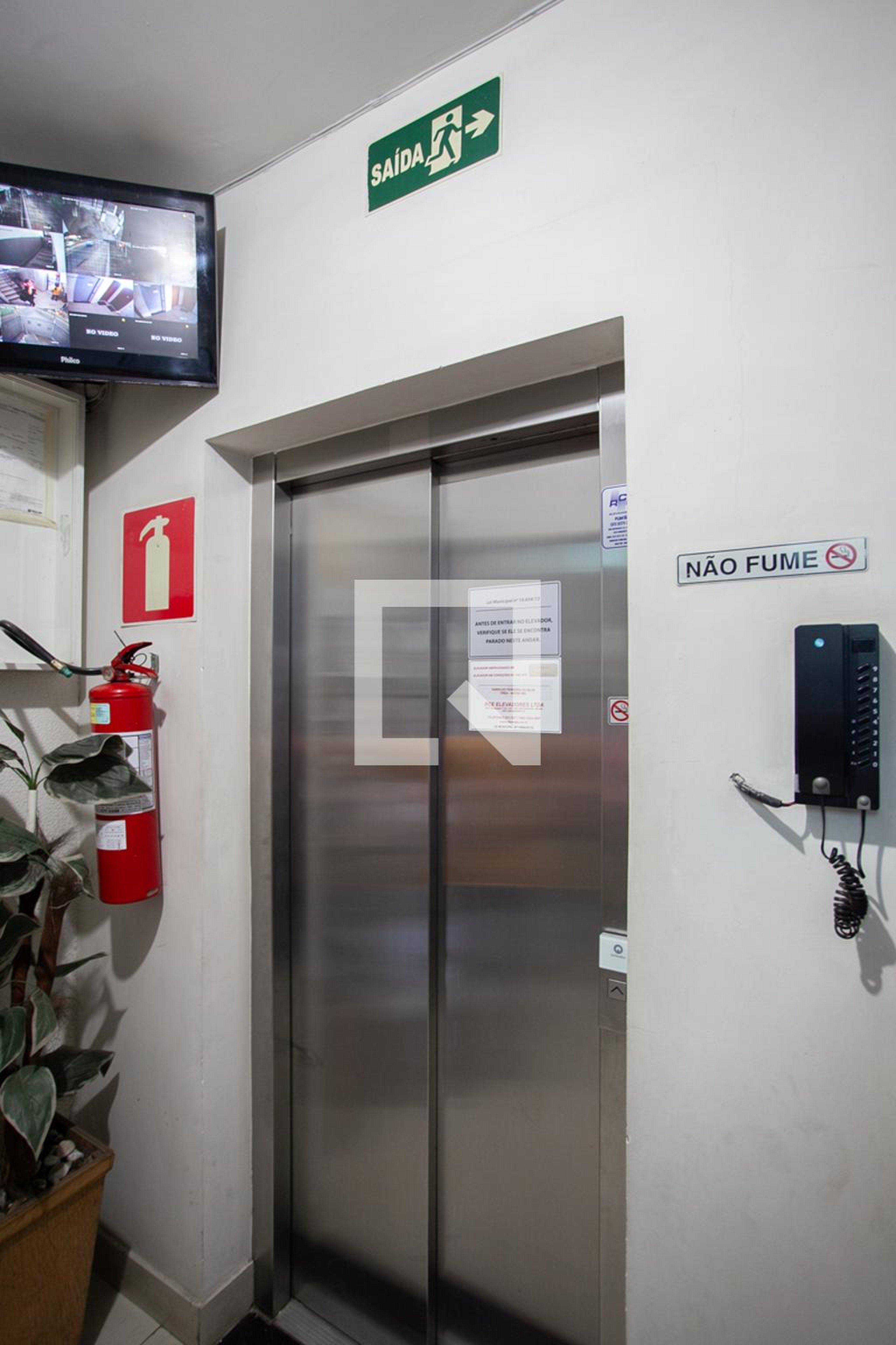 Elevador - Edifício Natalia Baldow
