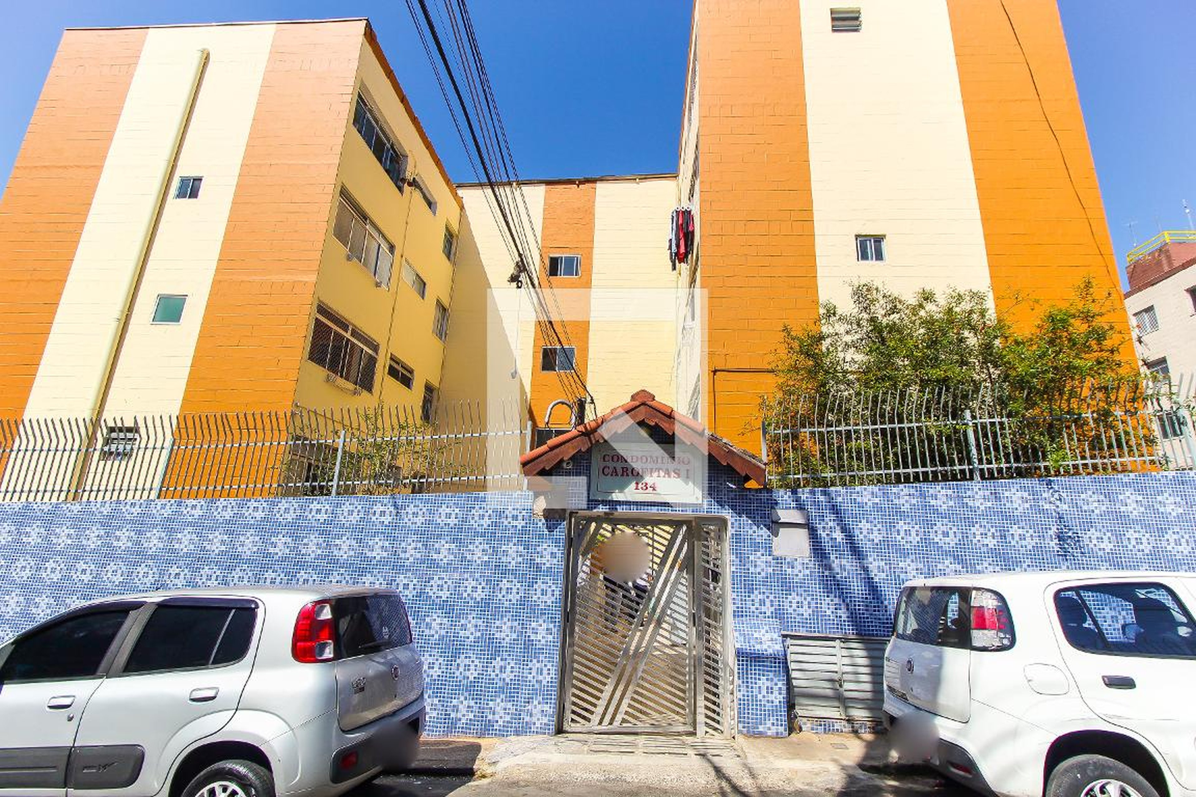 Fachada Condomínio Carofitas 1