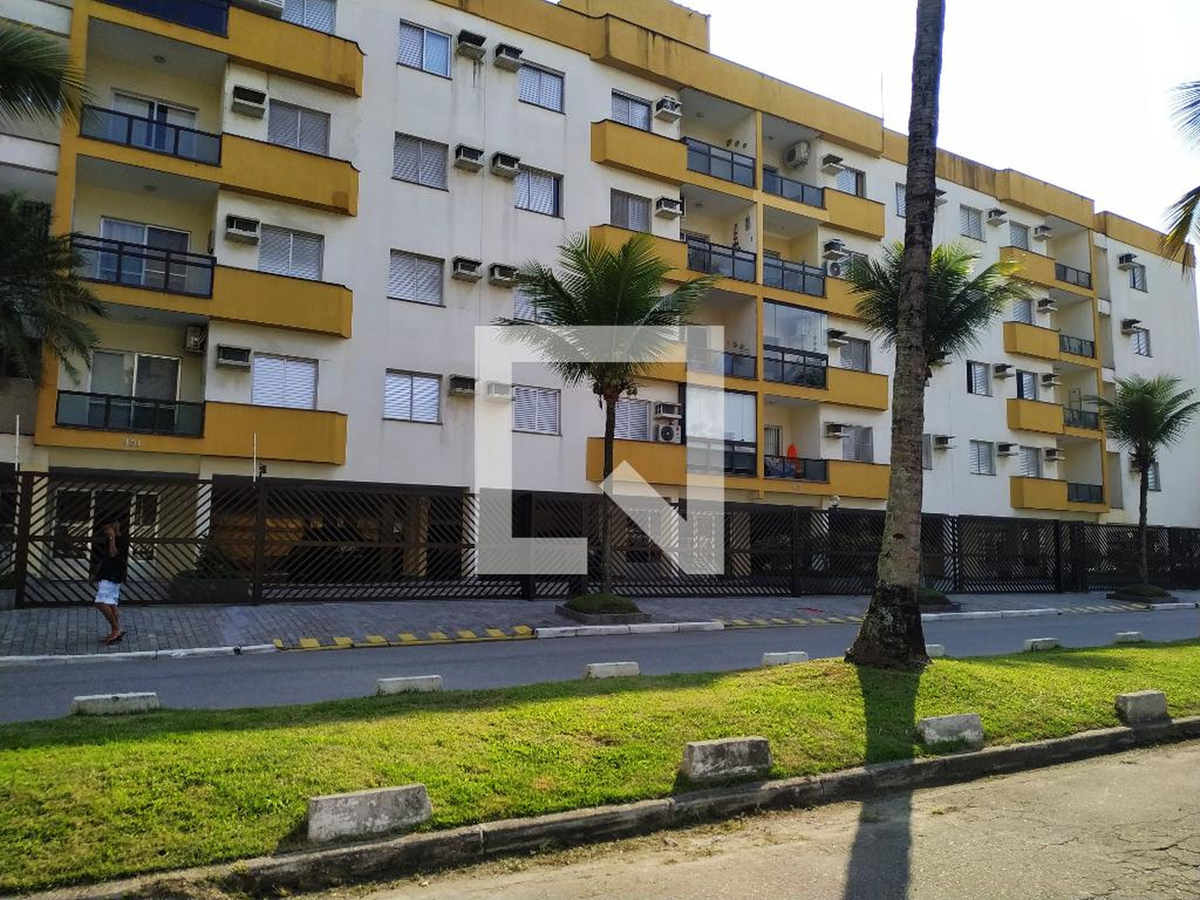 Fachada do Prédio Condomínio em Rua Chile, 465