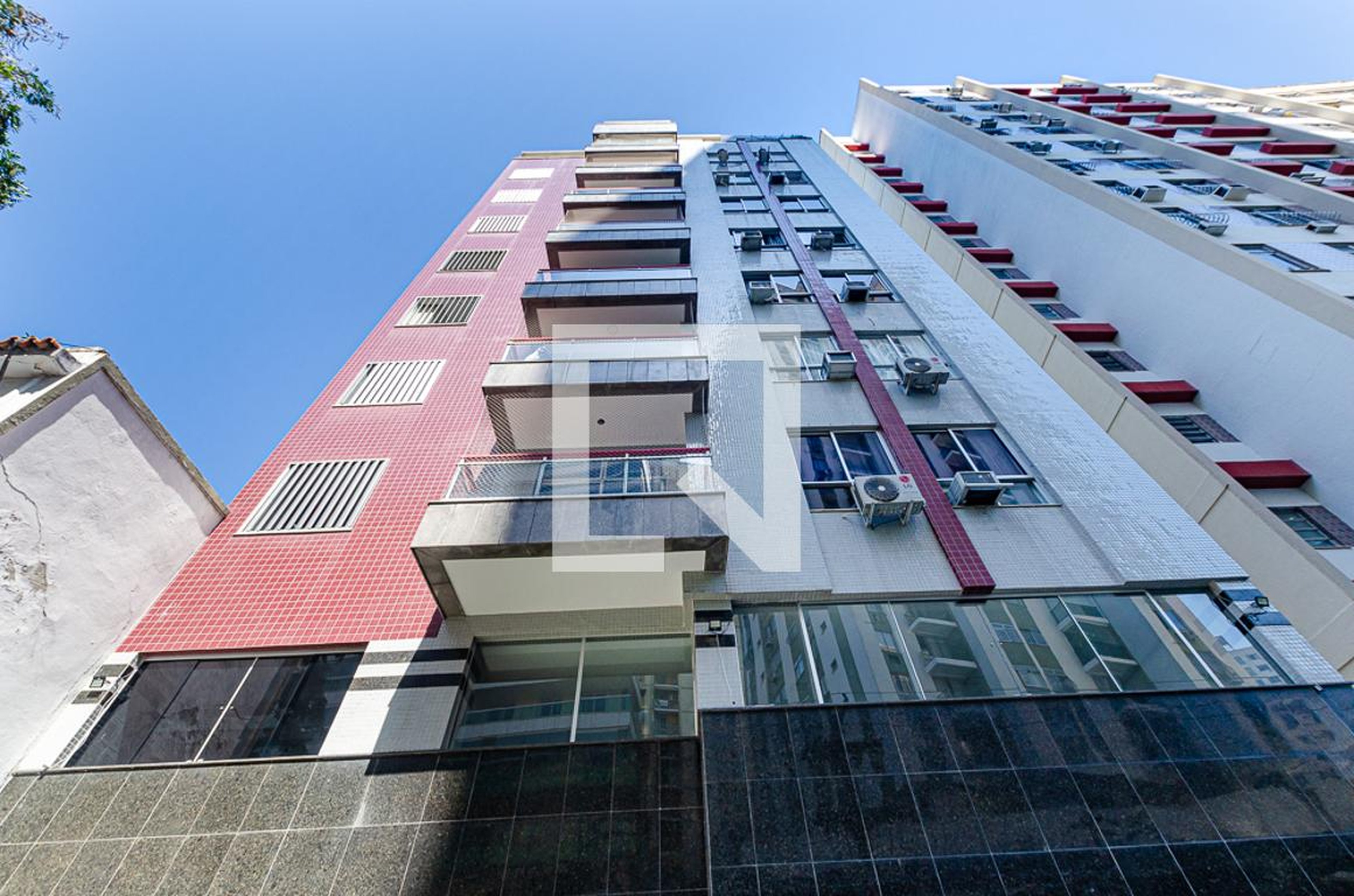 Fachada Condomínio Via Marzzini