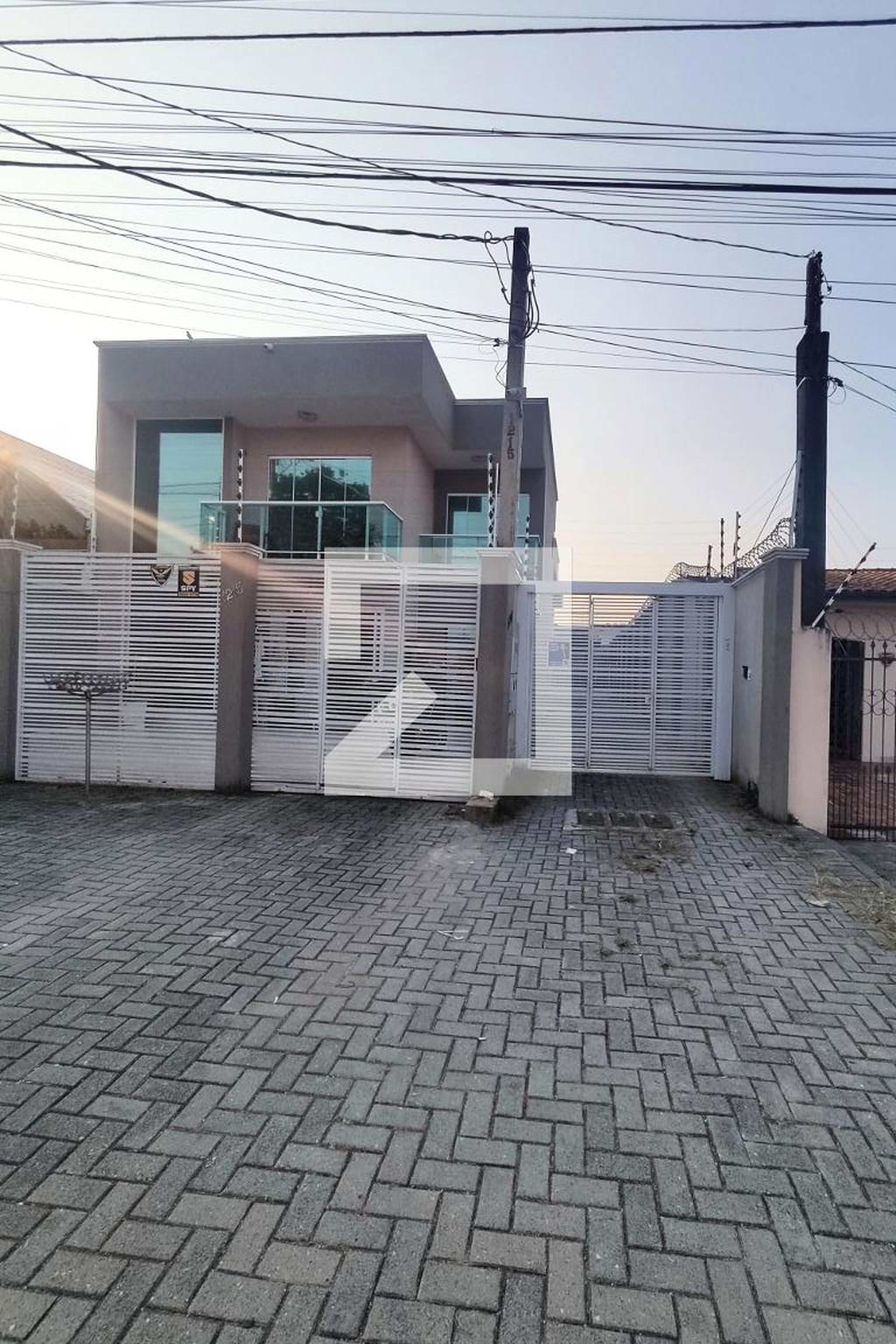 Fachada do condomínio Condomínio em Rua Roraima, 1215