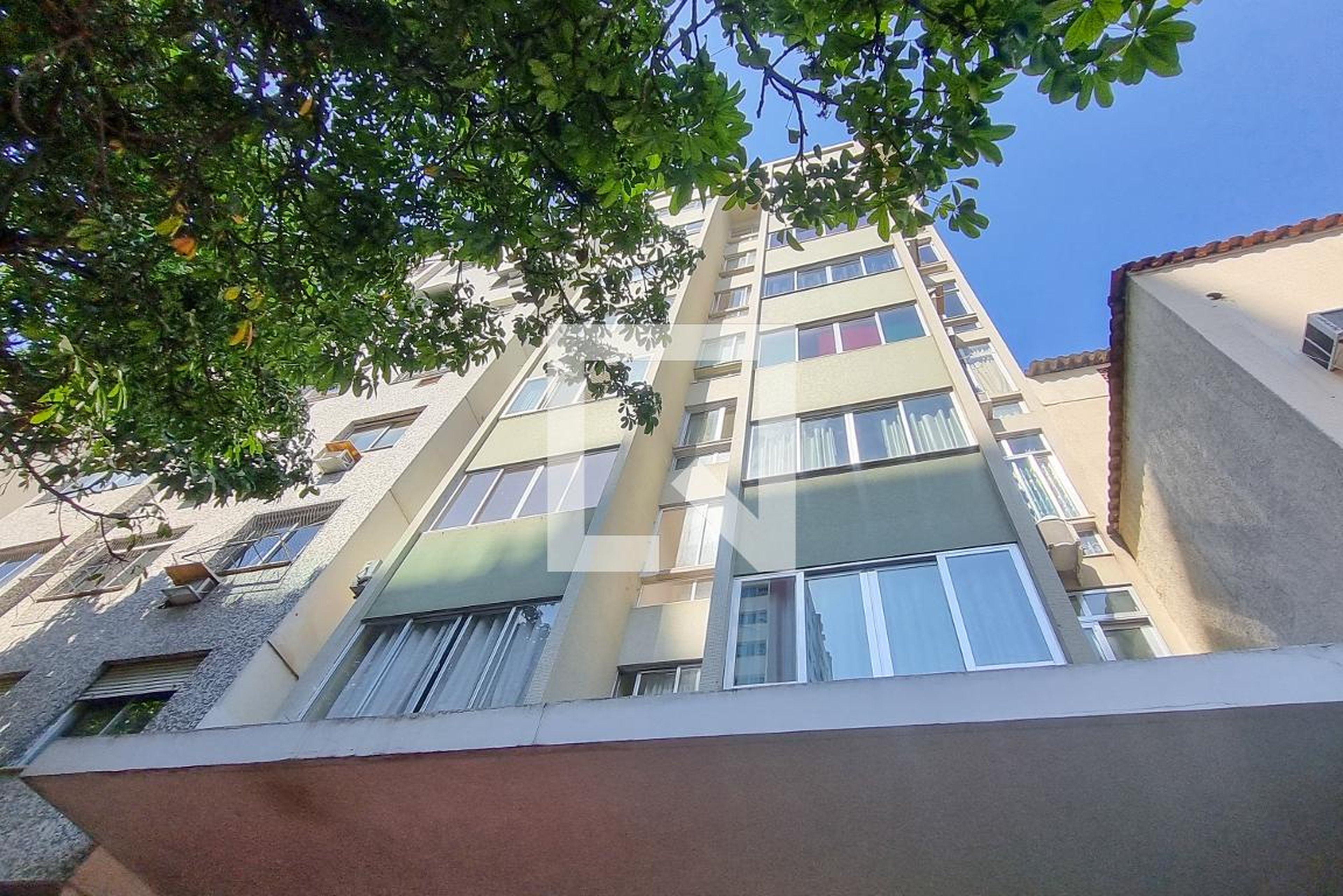 Fachada Edifício Nadya