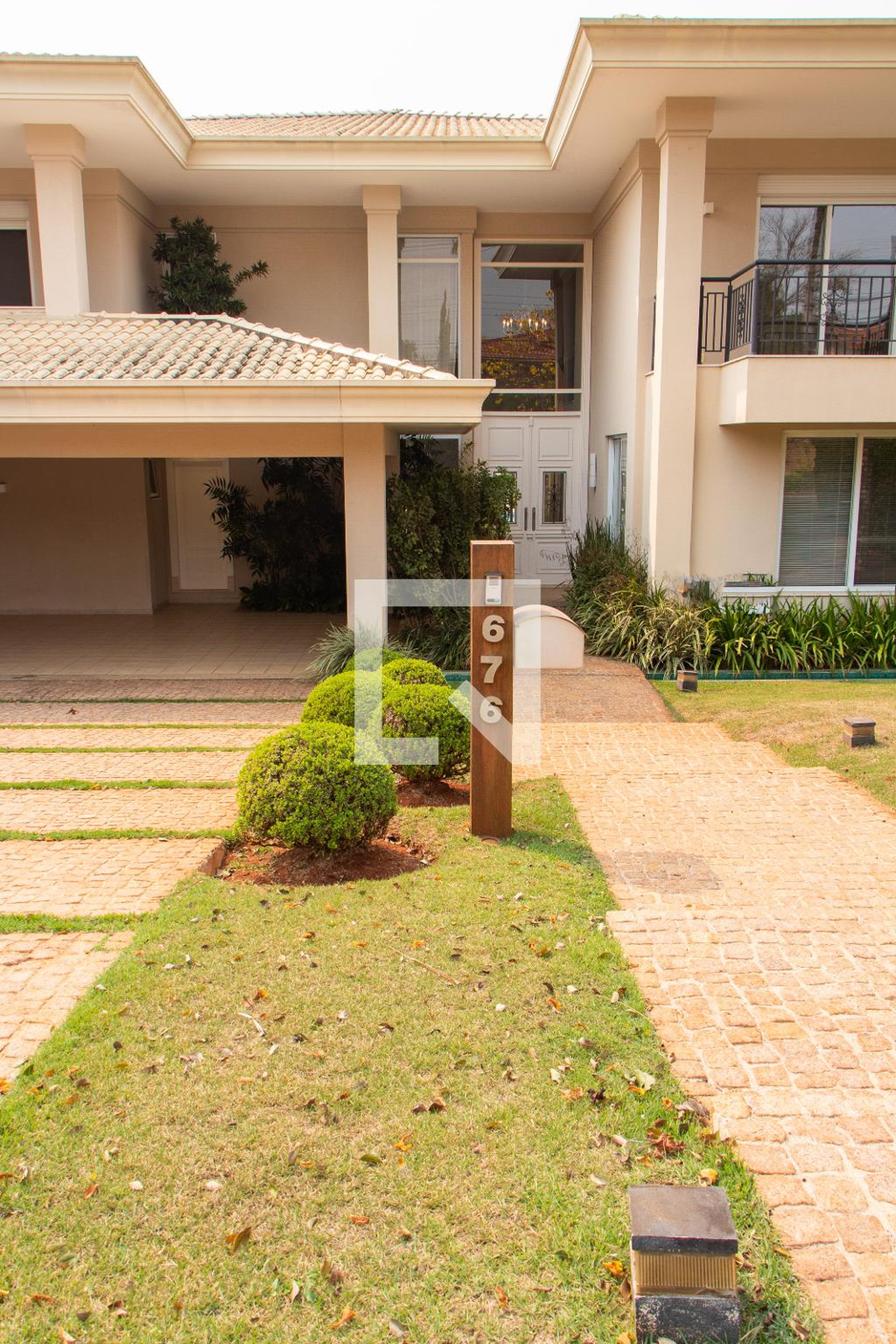 FACHADA Condomínio em Rua Doutor José Antônio Poletto, 676