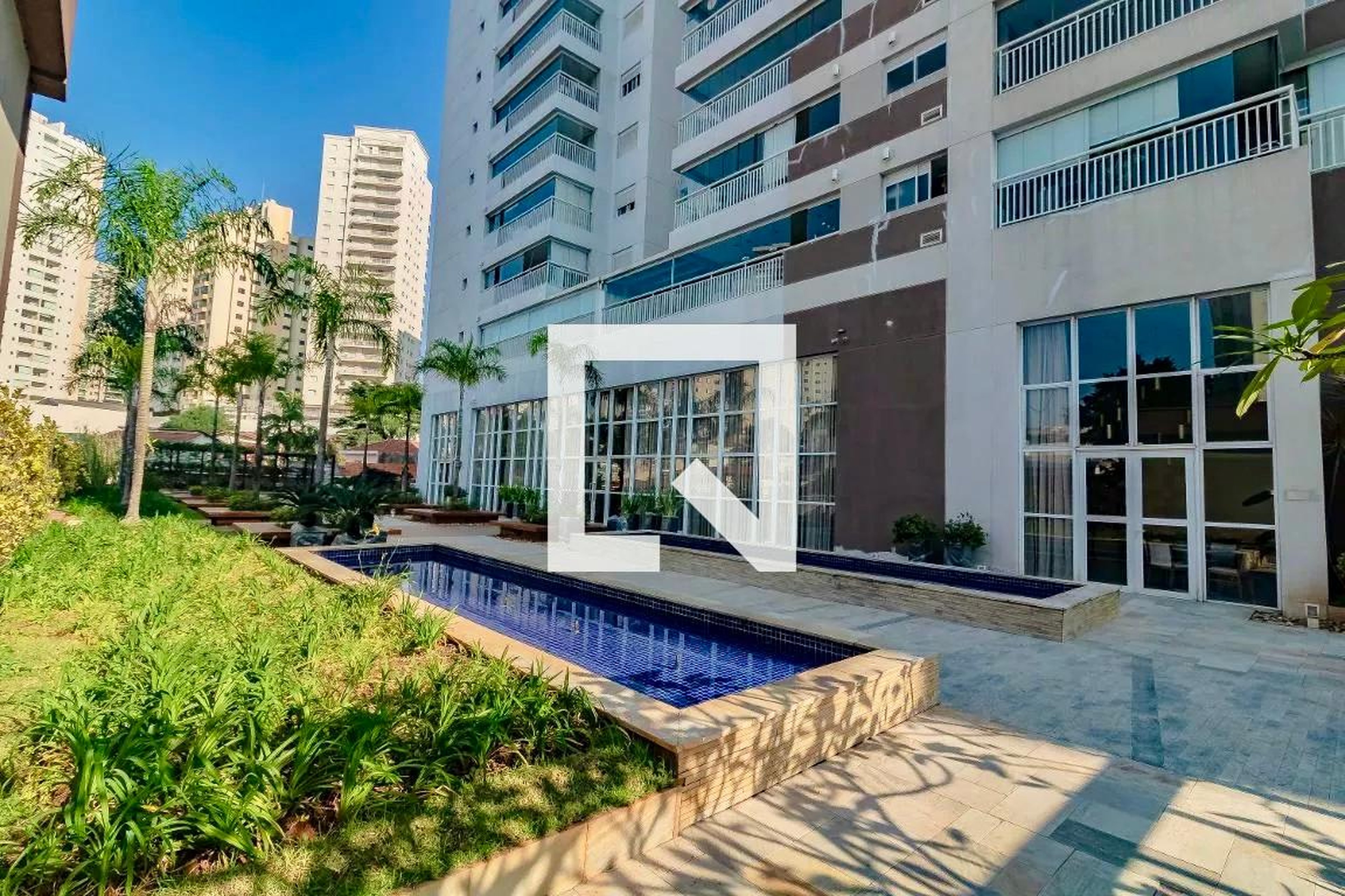 Hall de entrada - Biografia