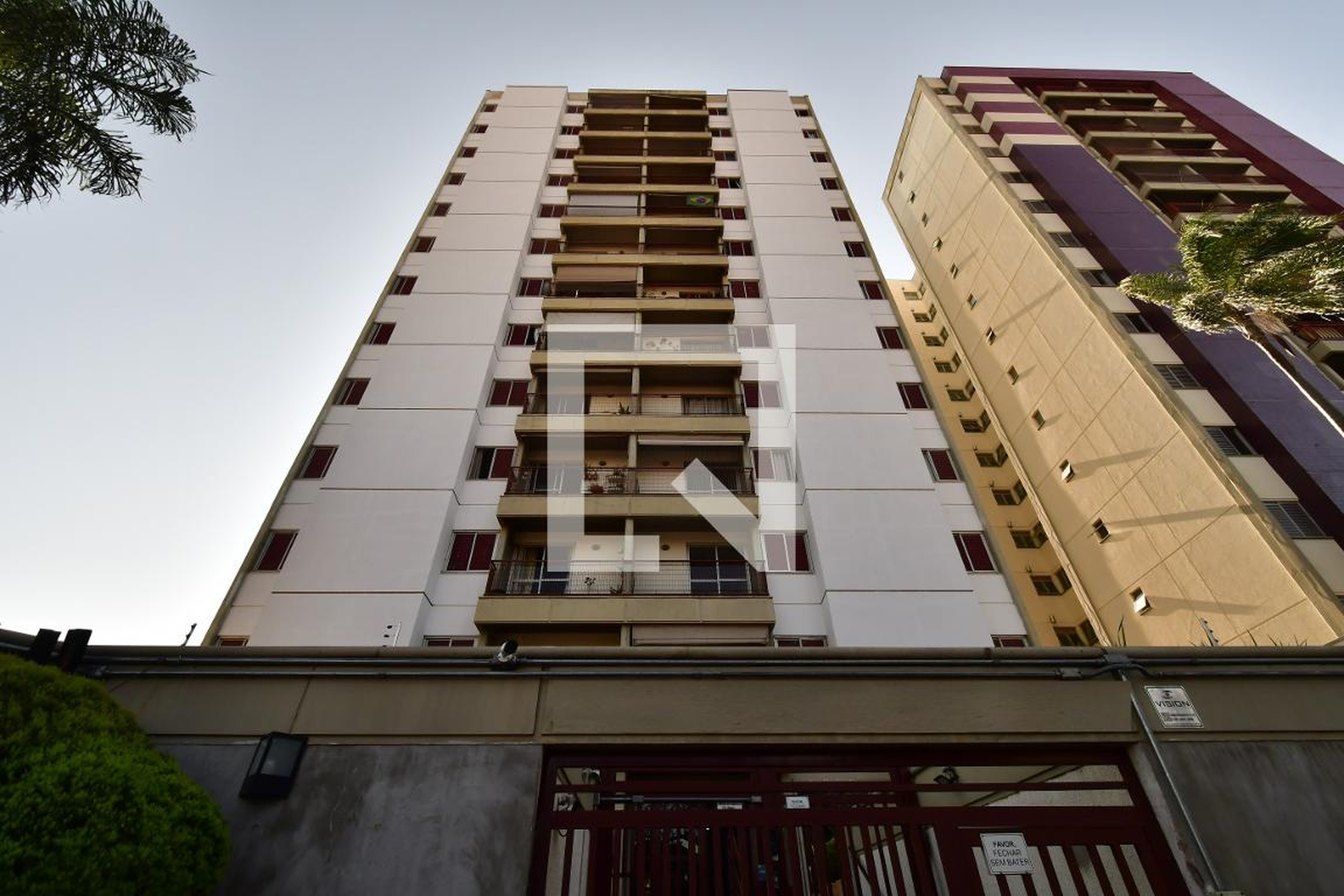 Fachada do Prédio Condomínio Maison France