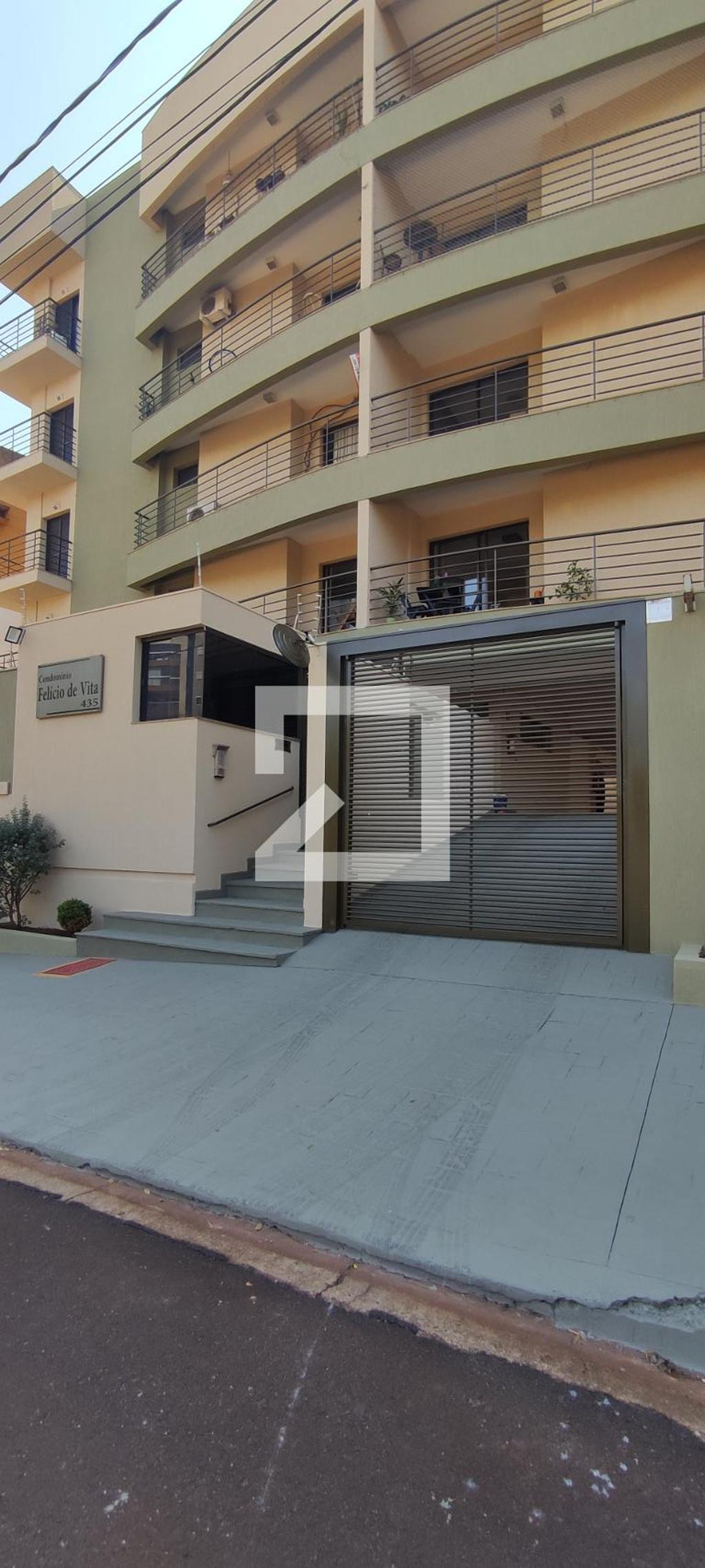 Fachada Condomínio em Rua José Curvelo da Silveira Júnior, 435