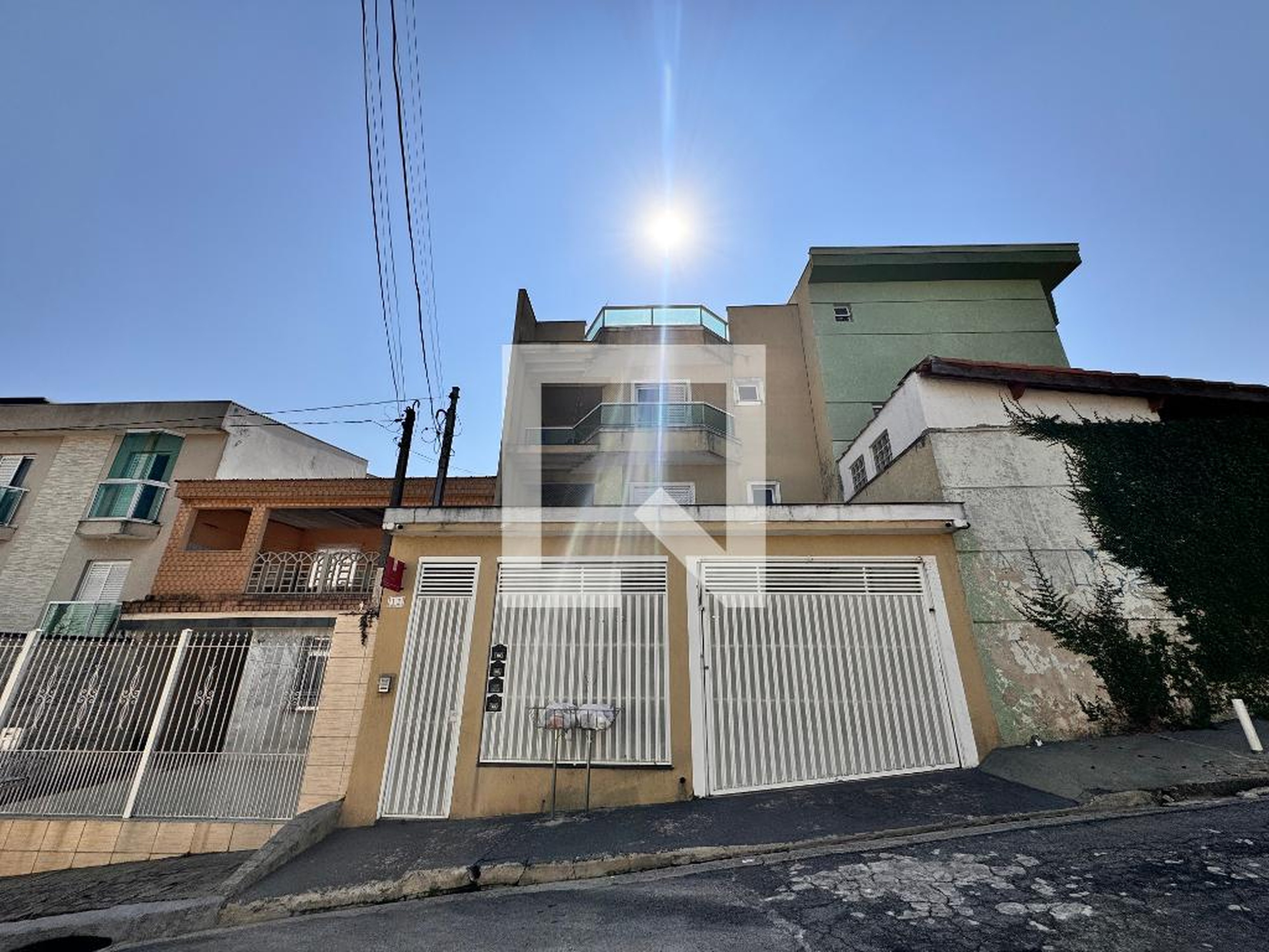 Fachada Condomínio em Rua Soldado Célio Tonelli, 12