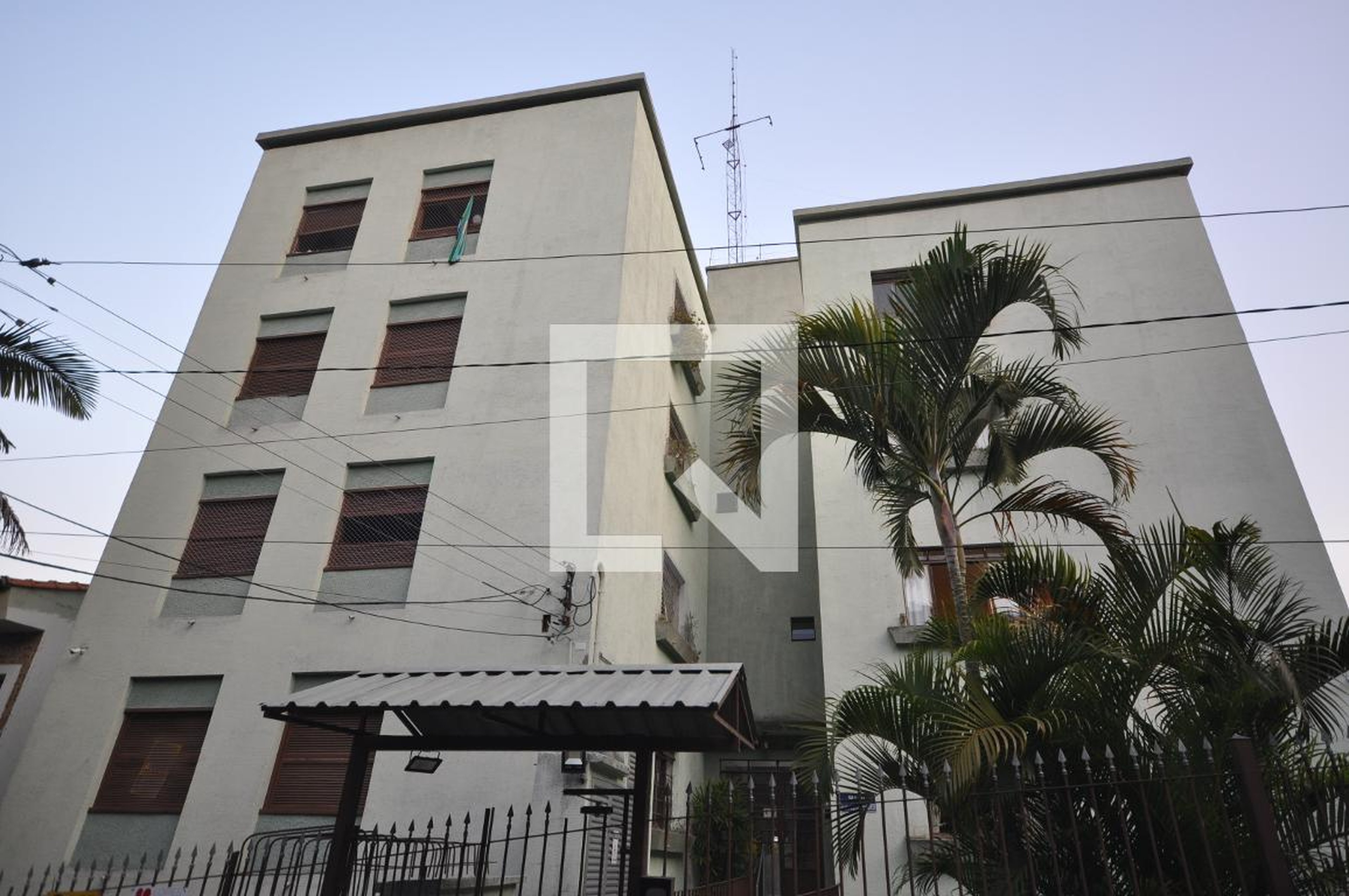 Fachada Condomínio em Rua Padre Cícero de Revoredo, 36