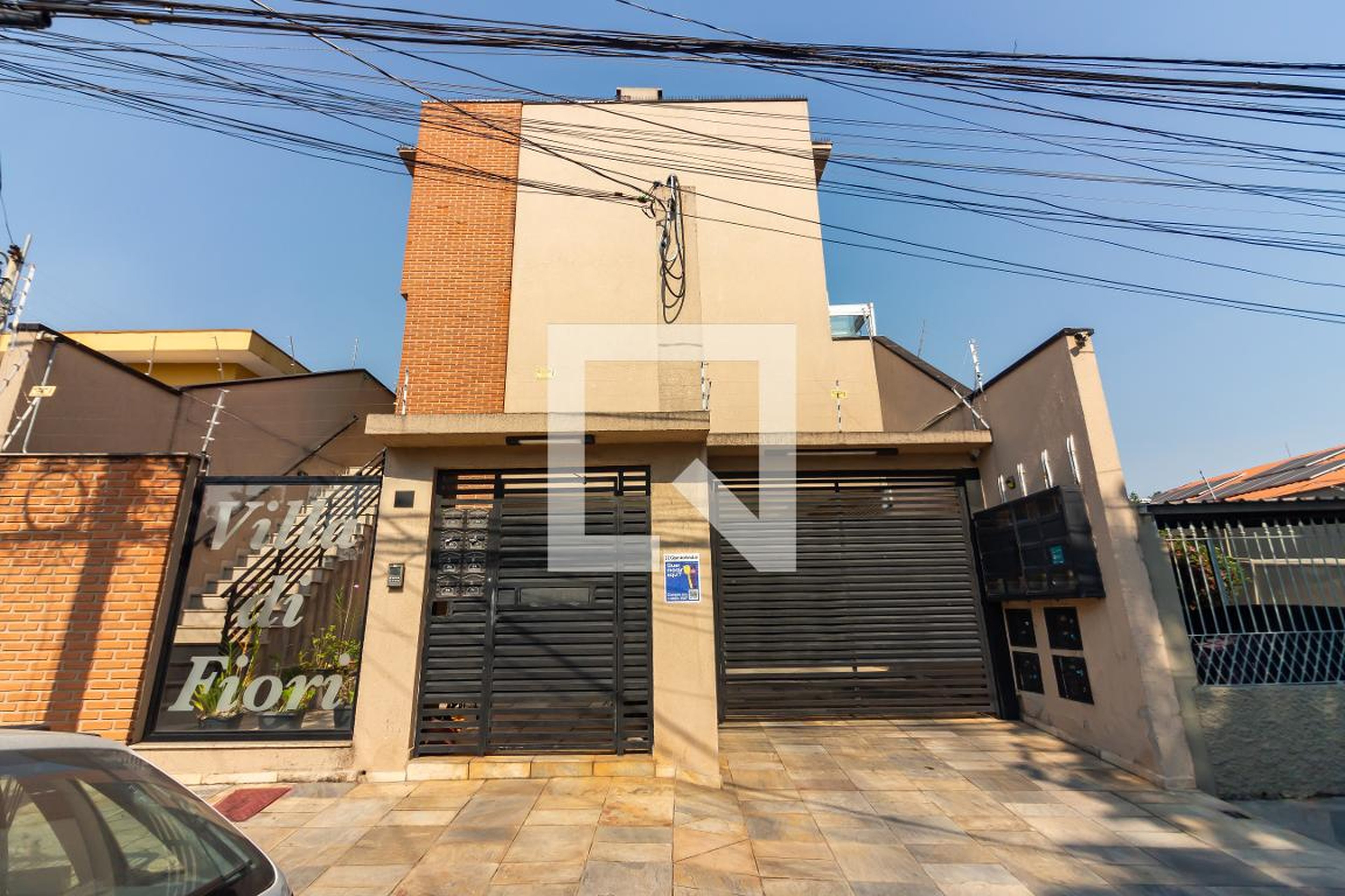 Fachada Condomínio em Rua Agop Guzelian, 272