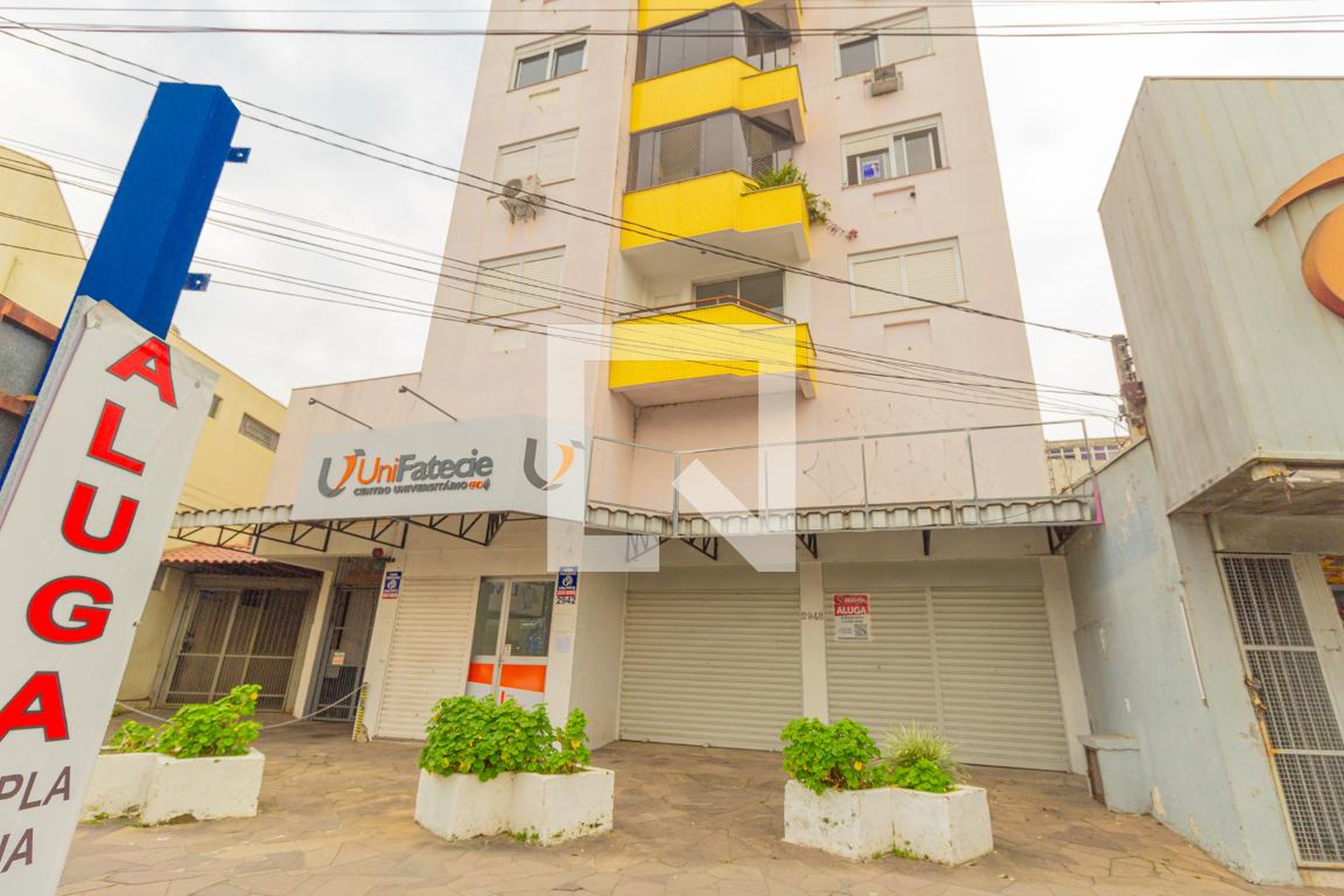 Fachada Condomínio em Avenida Victor Barreto, 2940