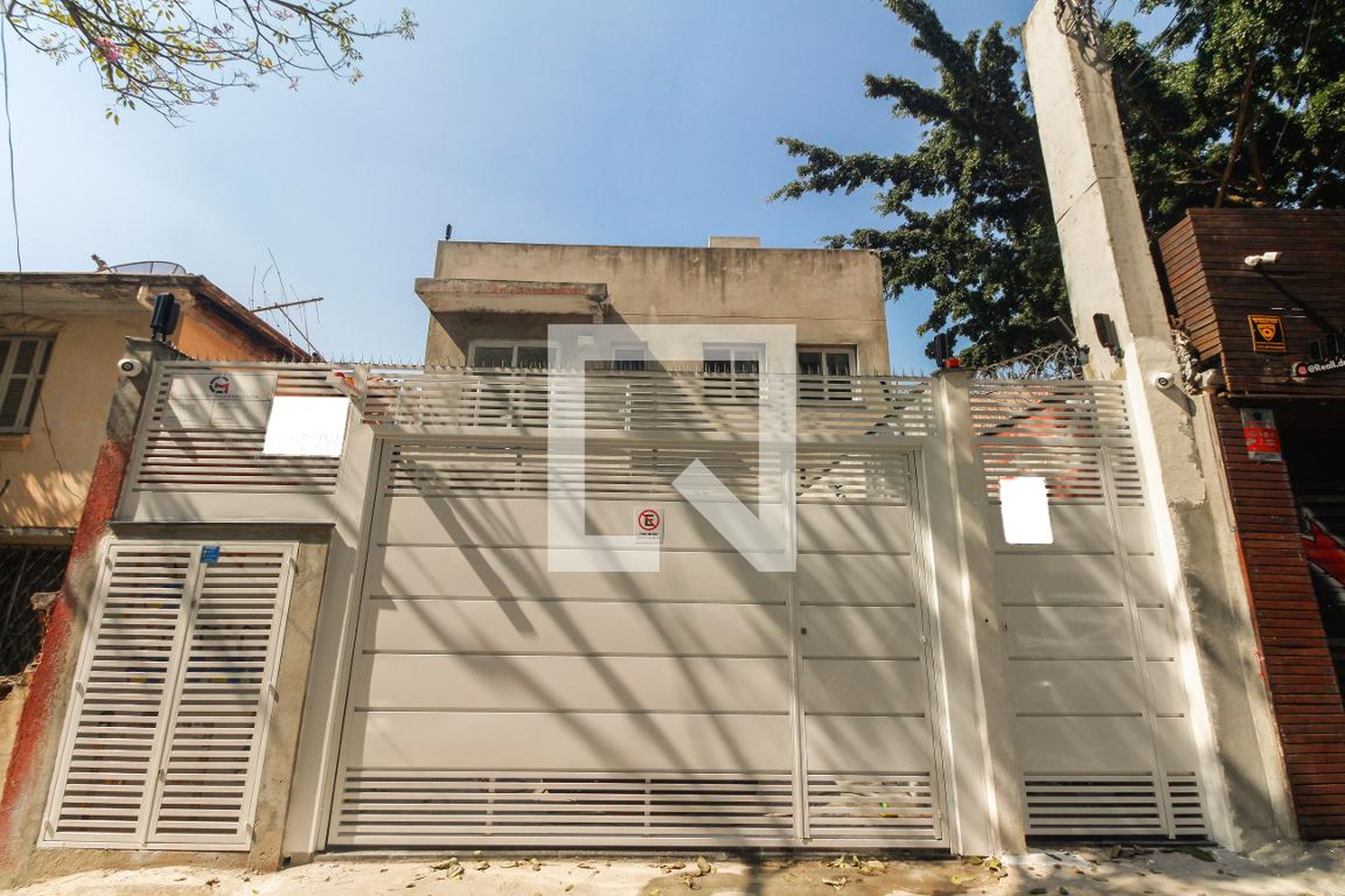 Fachada Condomínio em Rua Antônio Macedo, 462