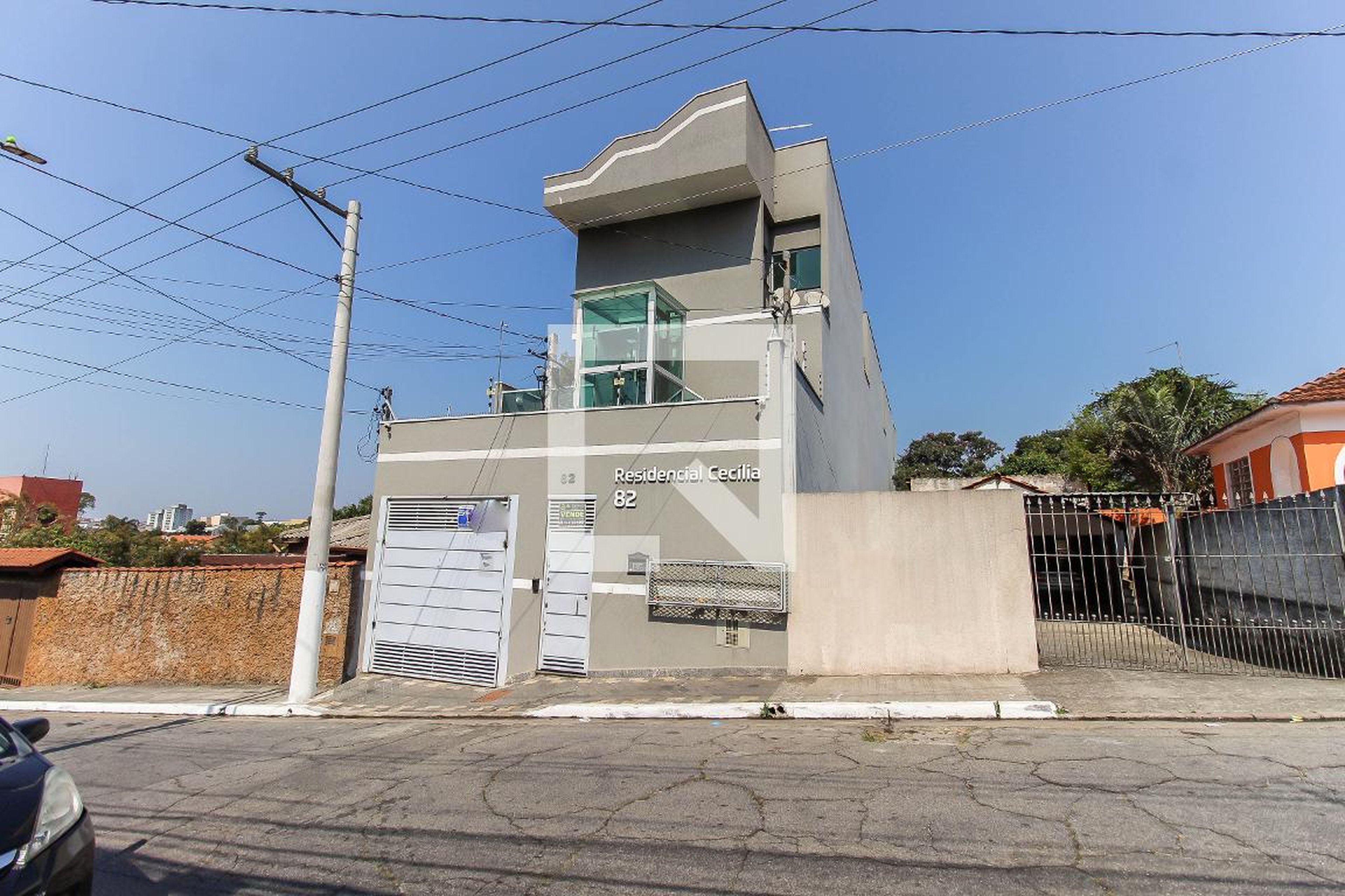 Fachada Condomínio em Rua Cecília Iter, 82