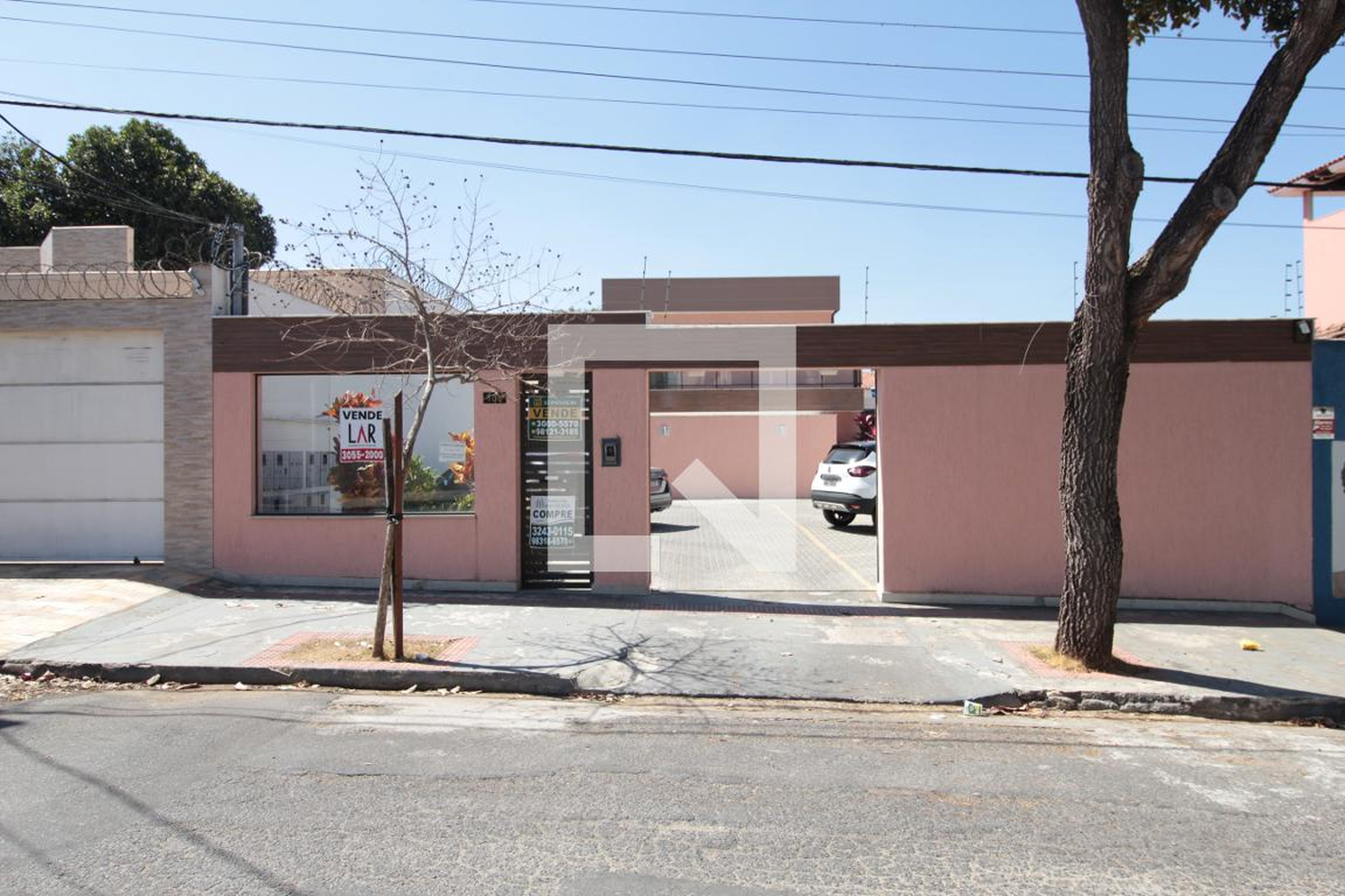 Fachada Condomínio em Rua Carlos Sá, 108