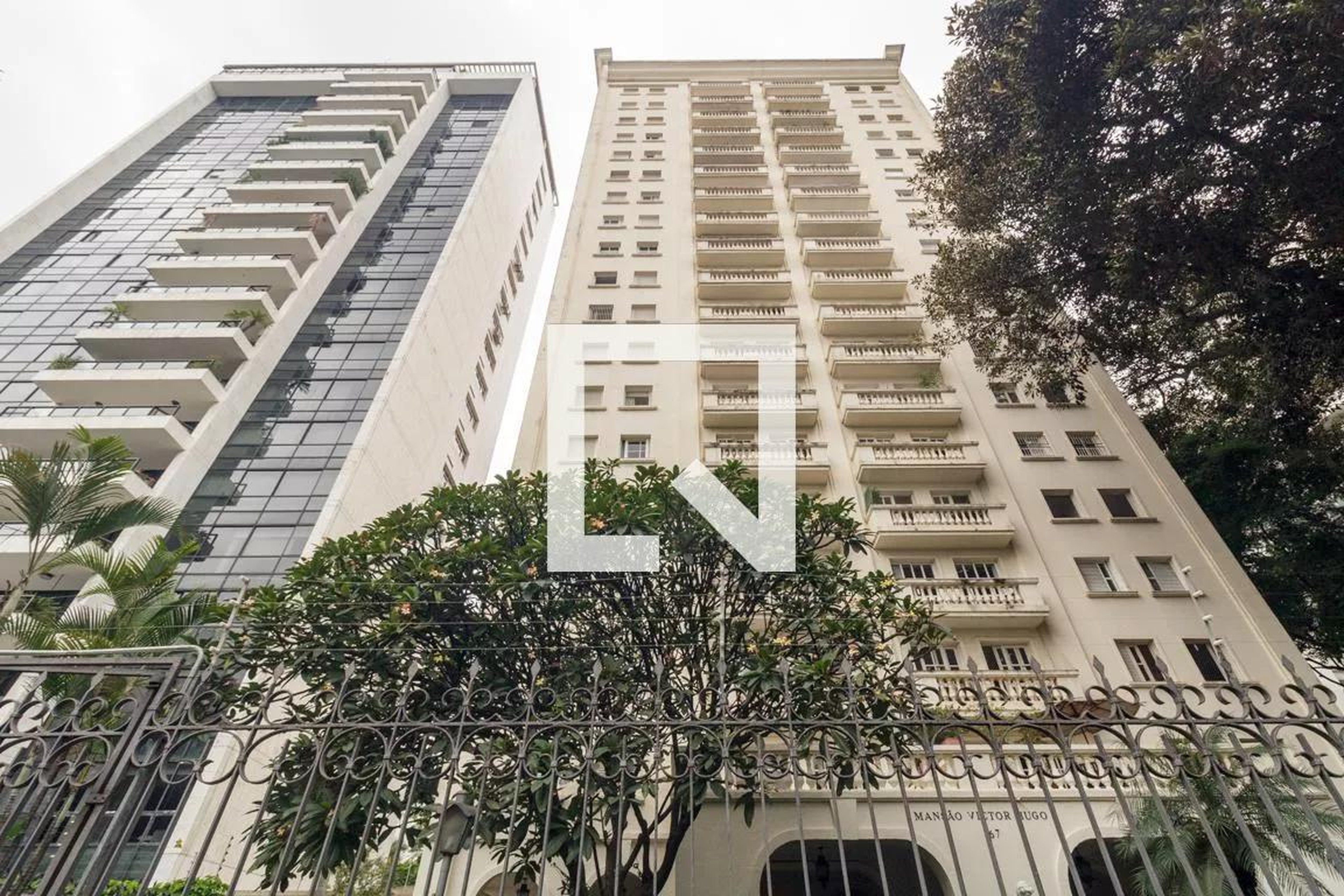 Fachada Condomínio Mansão Victor Hugo
