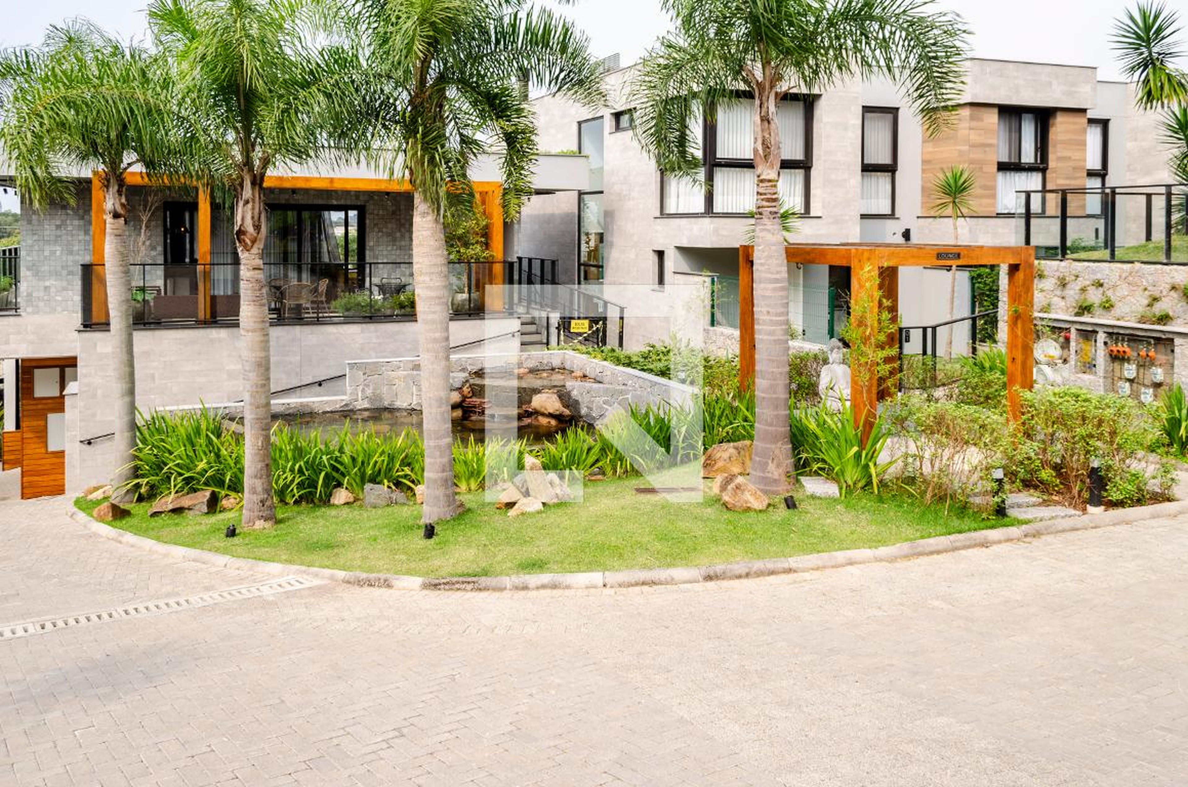 Condomínio Condomínio em Rua Laurindo Januário da Silveira, 954