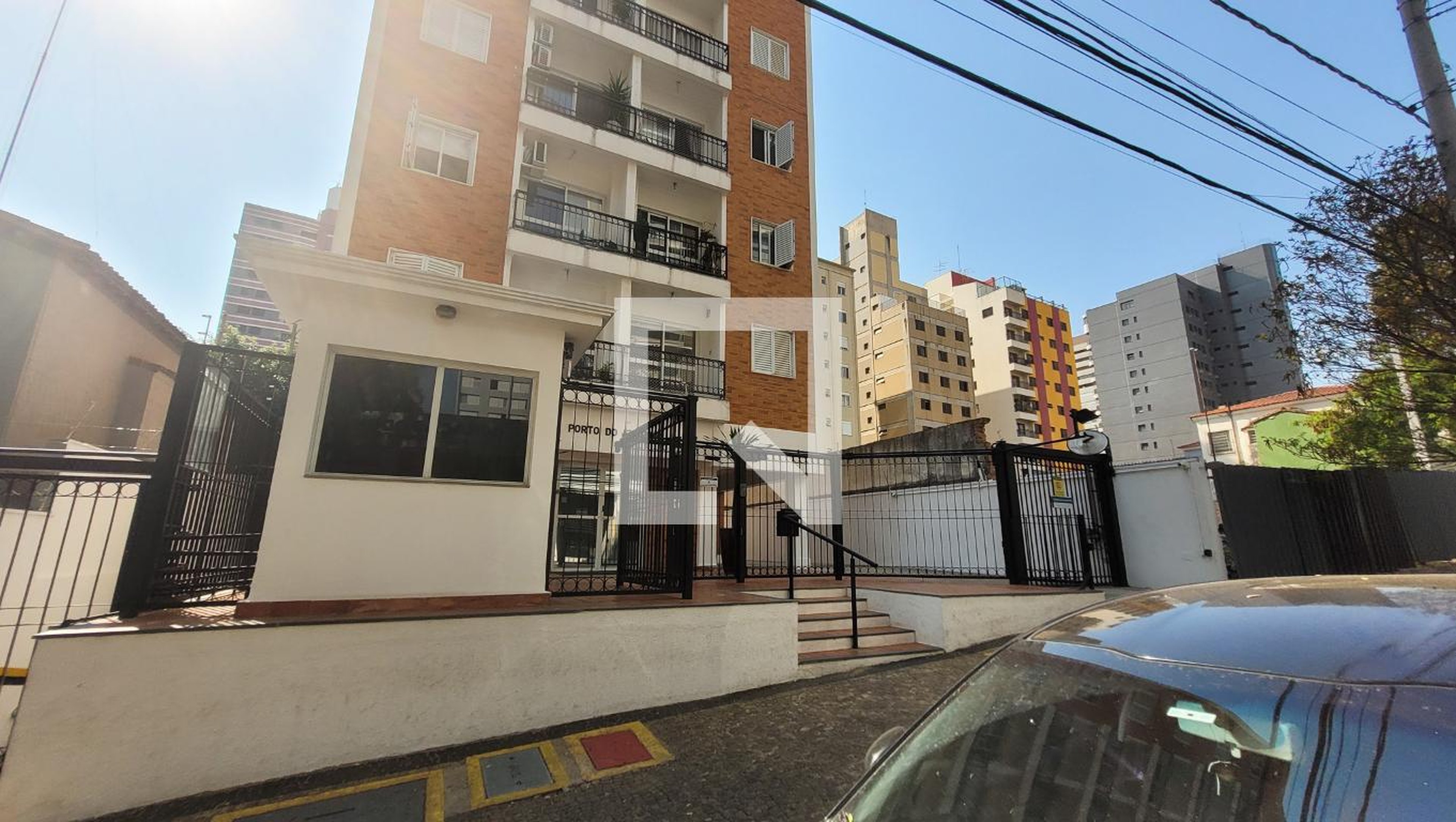 Fachada Condomínio em Rua Joaquim Novaes, 127