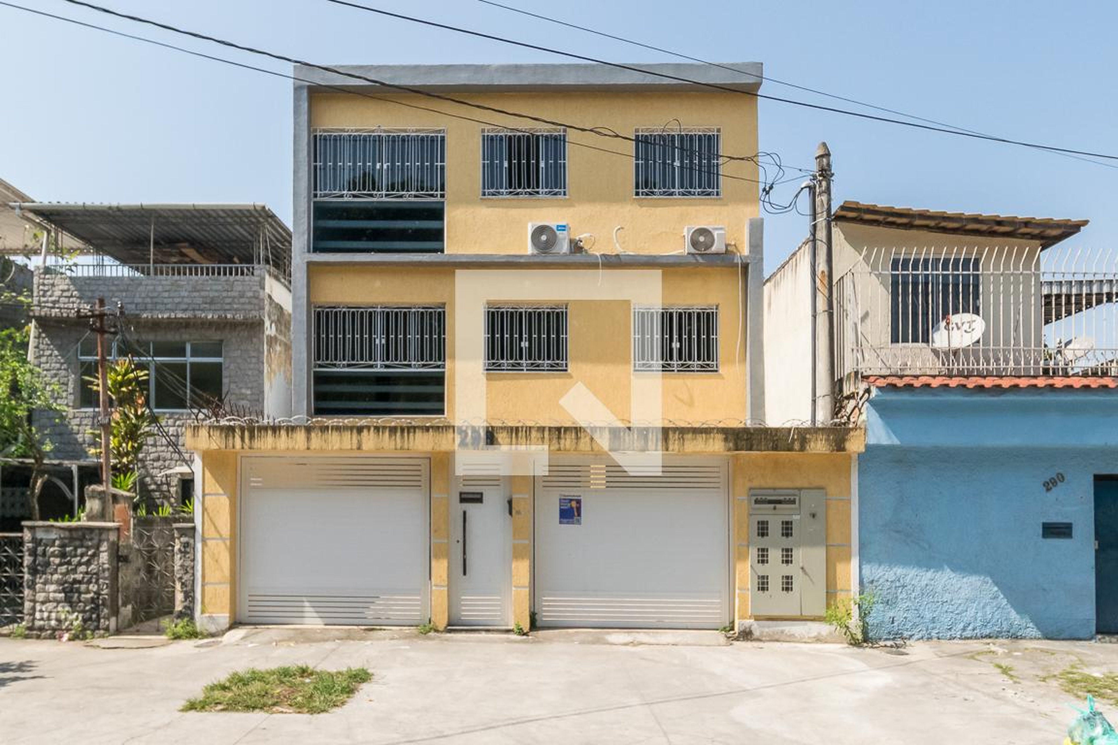 Fachada do Prédio Condomínio em Rua Jacurutã, 298