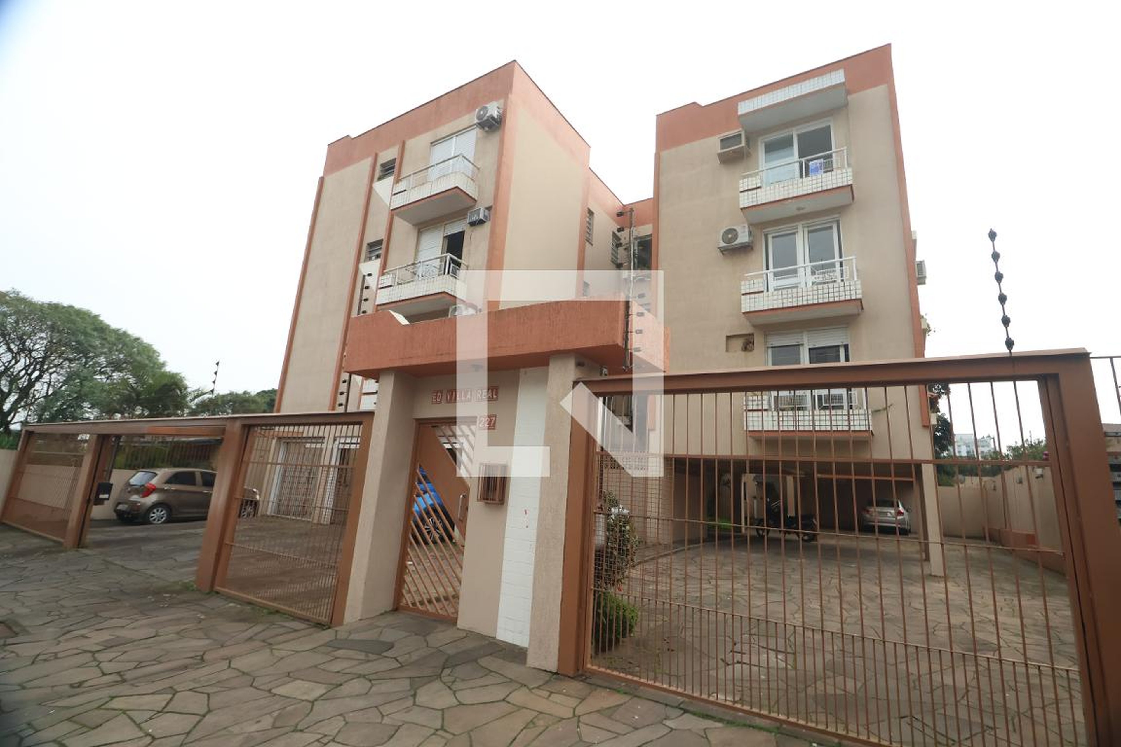 Fachada do Prédio Condomínio em Rua Coronel Marcelino, 227