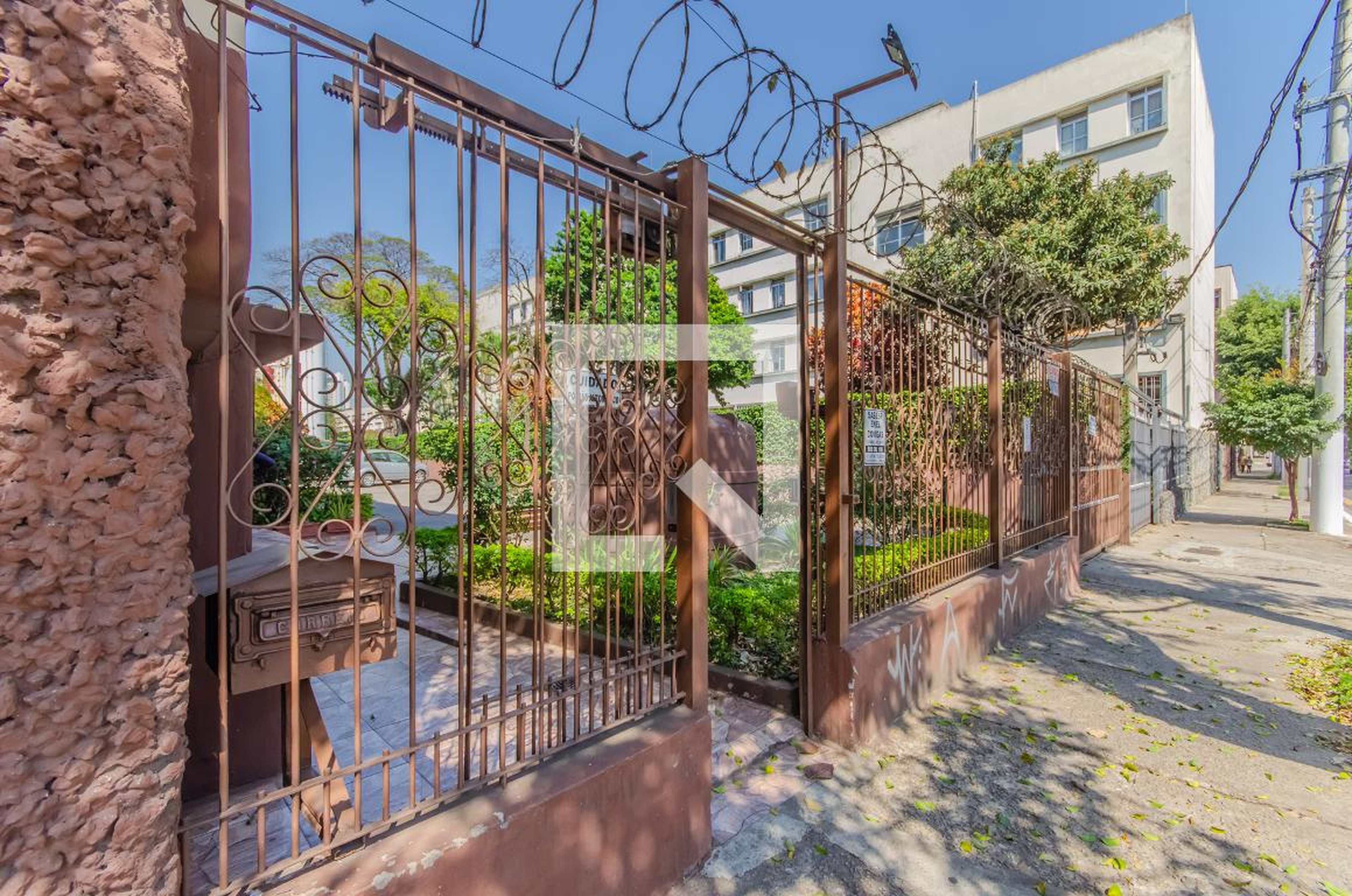 Fachada Condomínio em Rua Leopoldo Miguez, 512