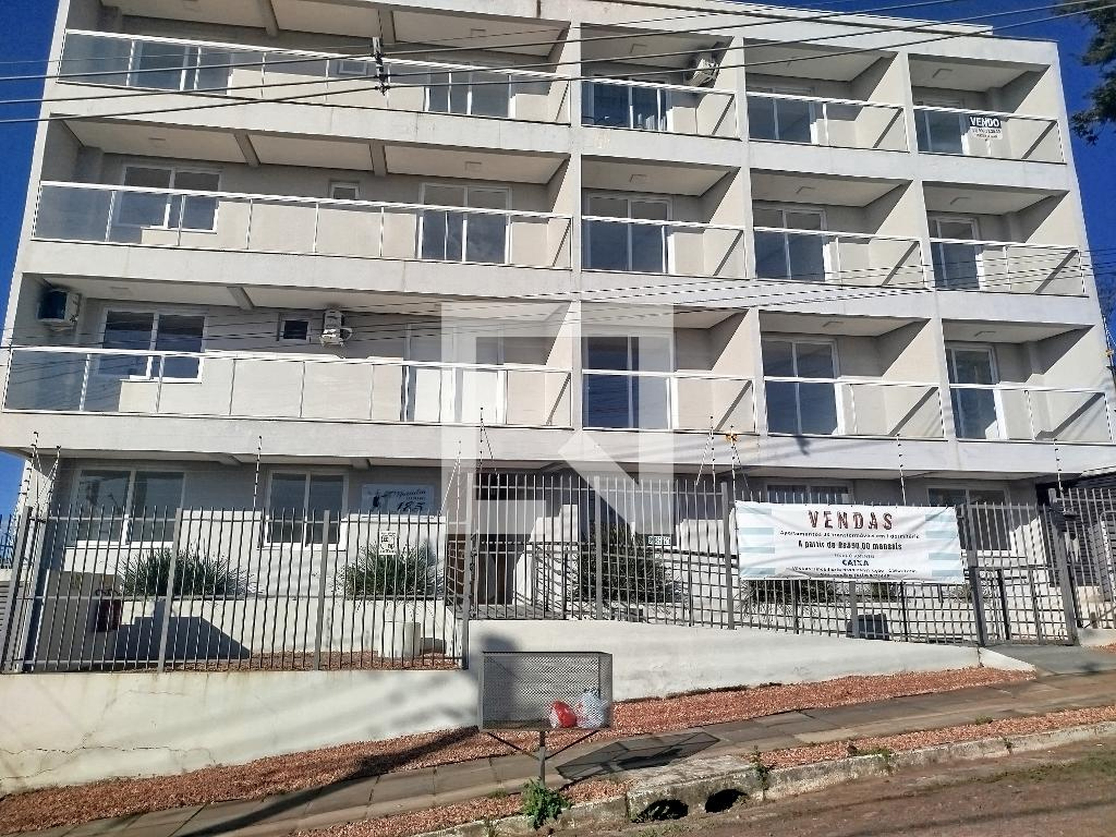 Fachada Condomínio em Rua São Pedro do sul, 185