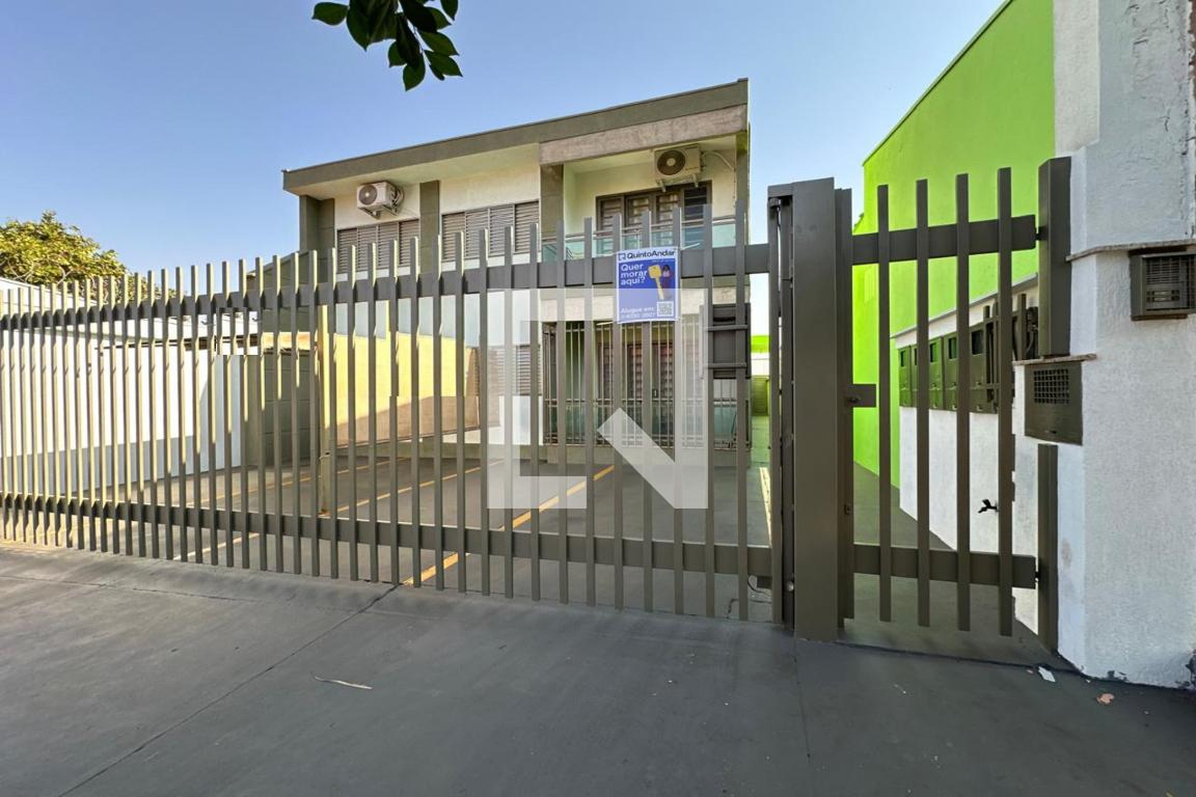 Fachada Condomínio em Rua Aluísio Teixeira Dias, 145