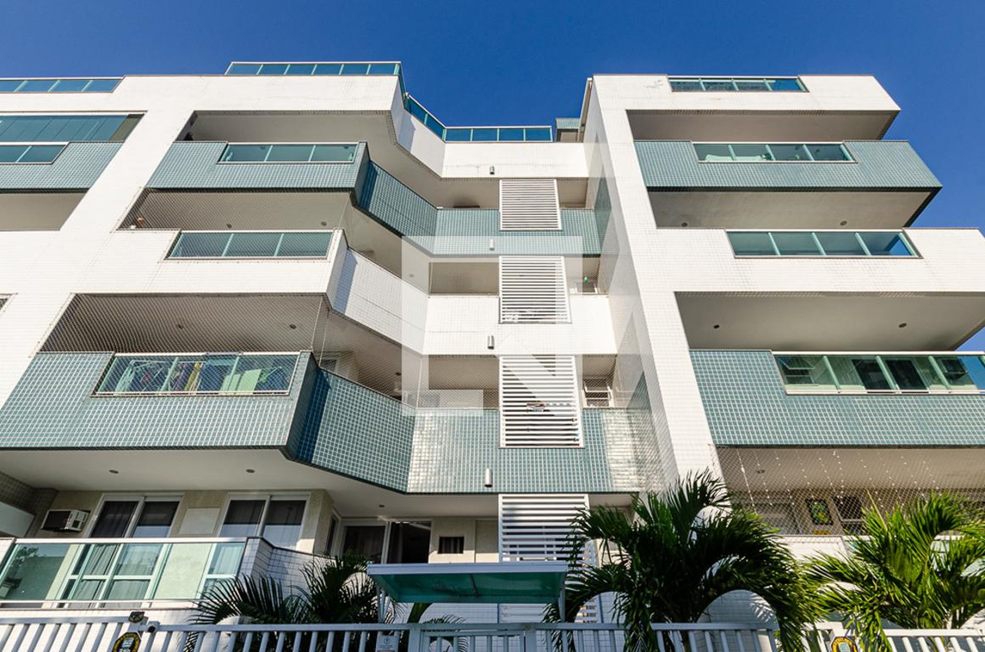 Fachada Condomínio em Rua Pietro Farsoun, 110