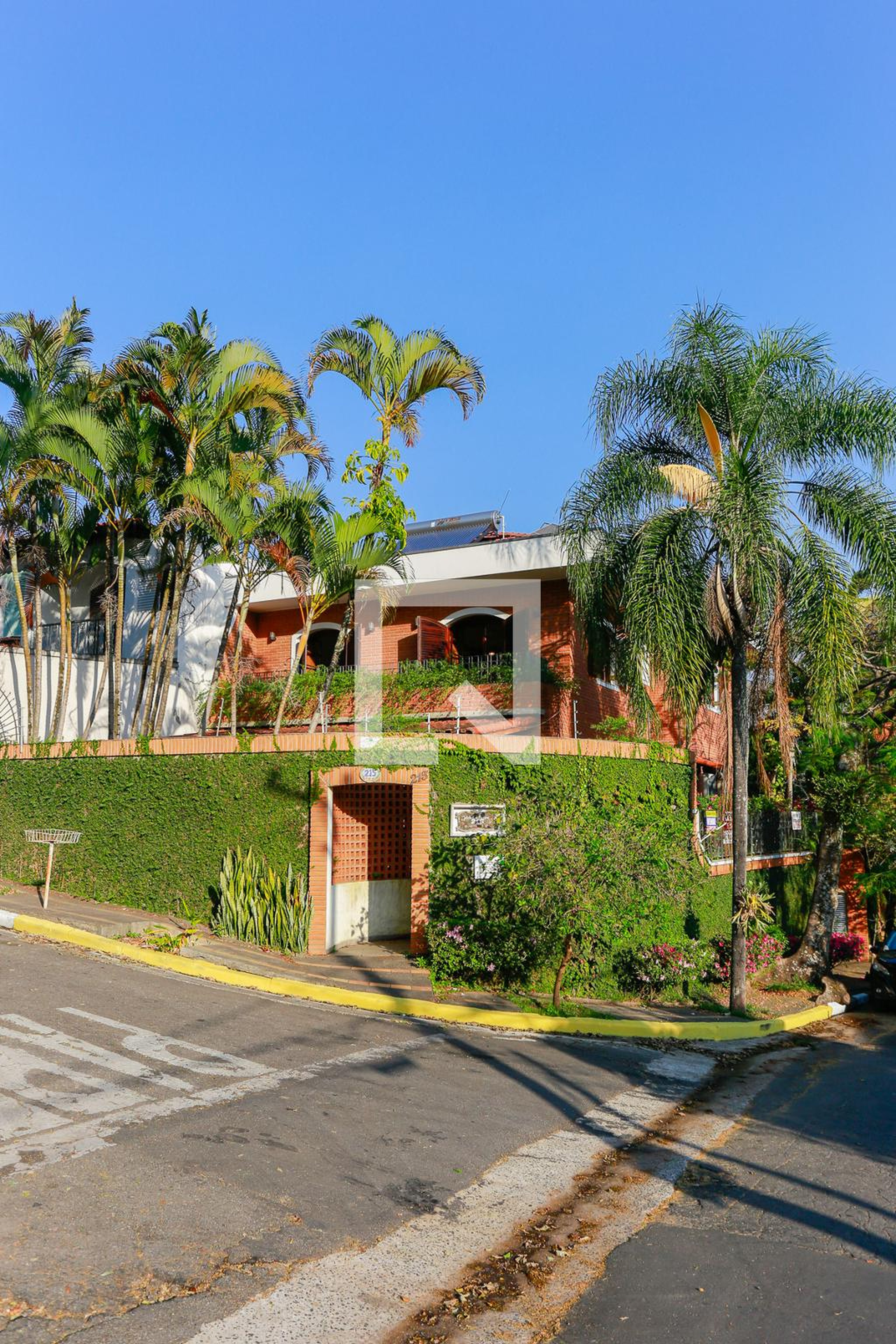 fachada Condomínio em Rua Julieta Espírito Santo Pinheiro, 215