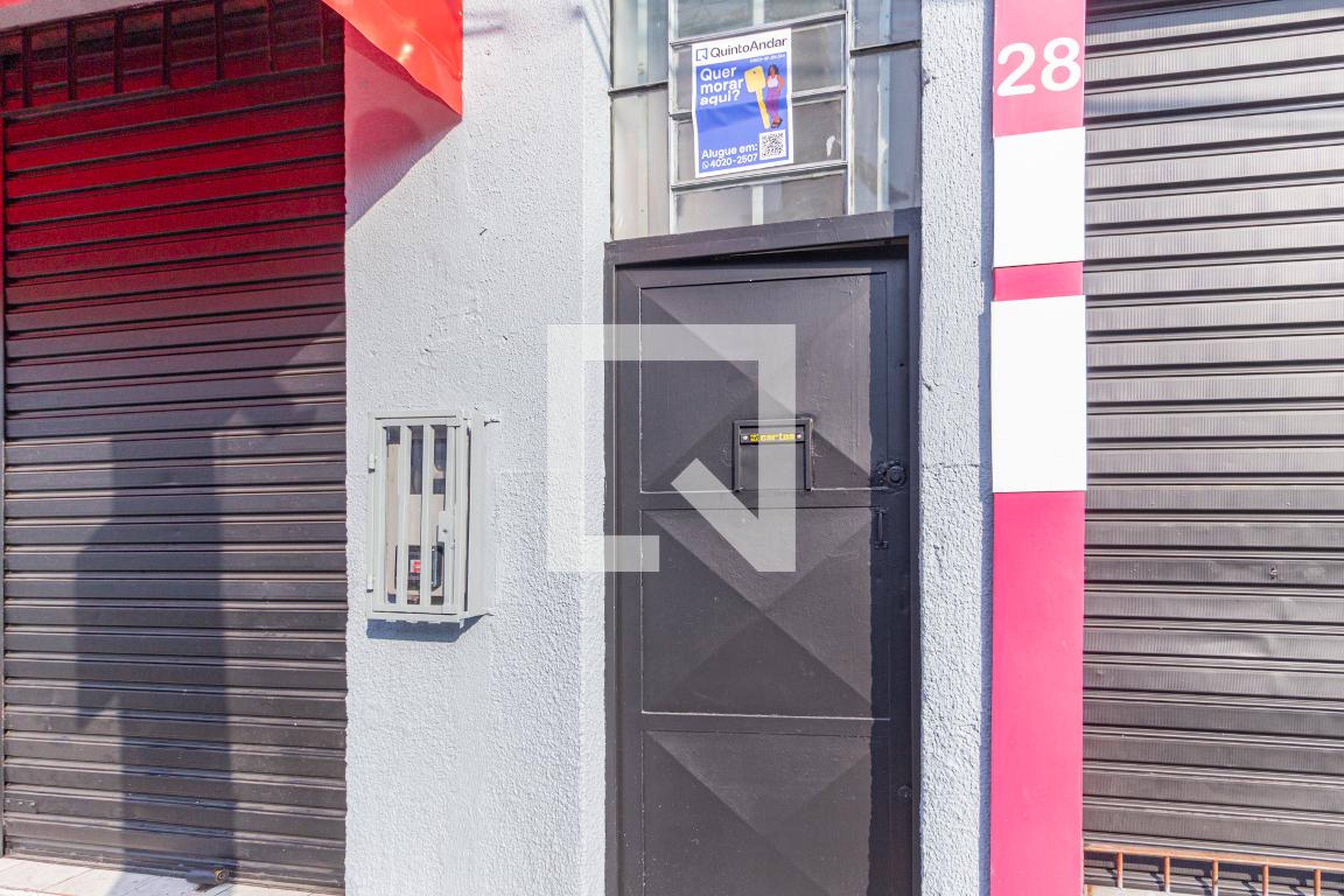Fachada Condomínio em Rua Antônio Roberto, 32