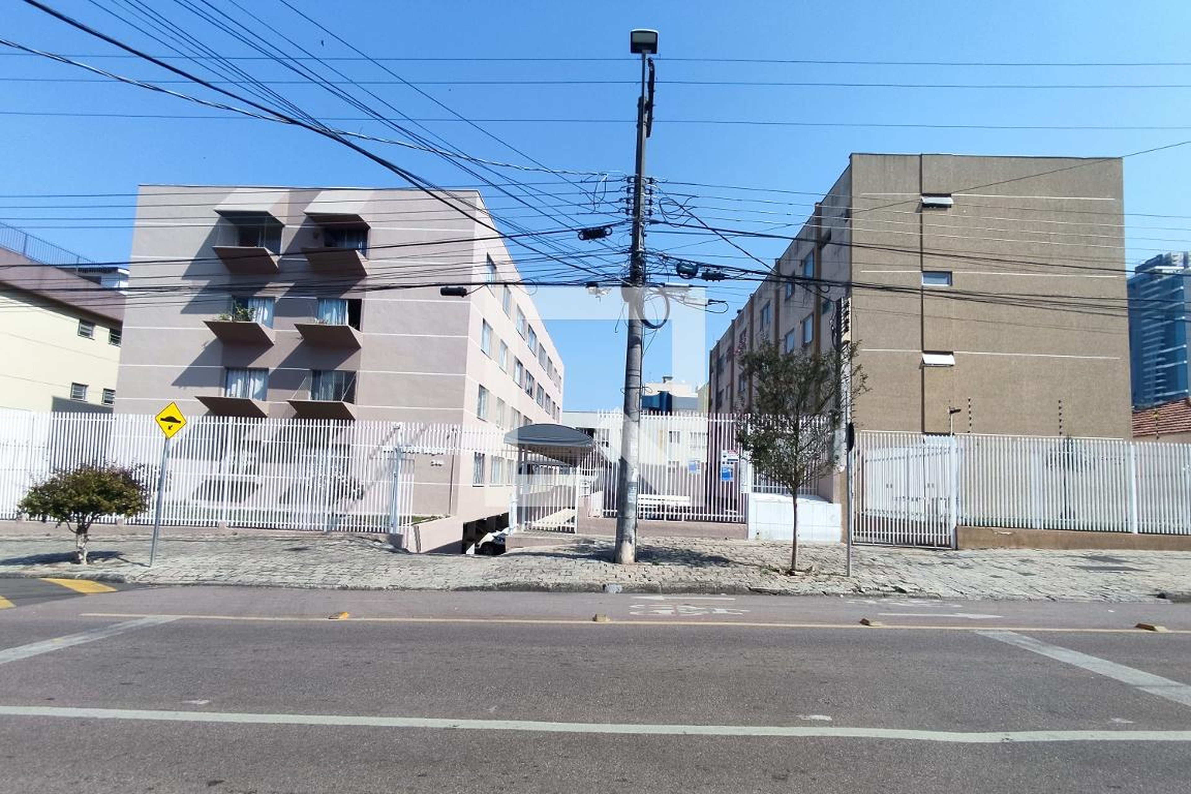 Fachada do condomínio Edifício Vitória Regia