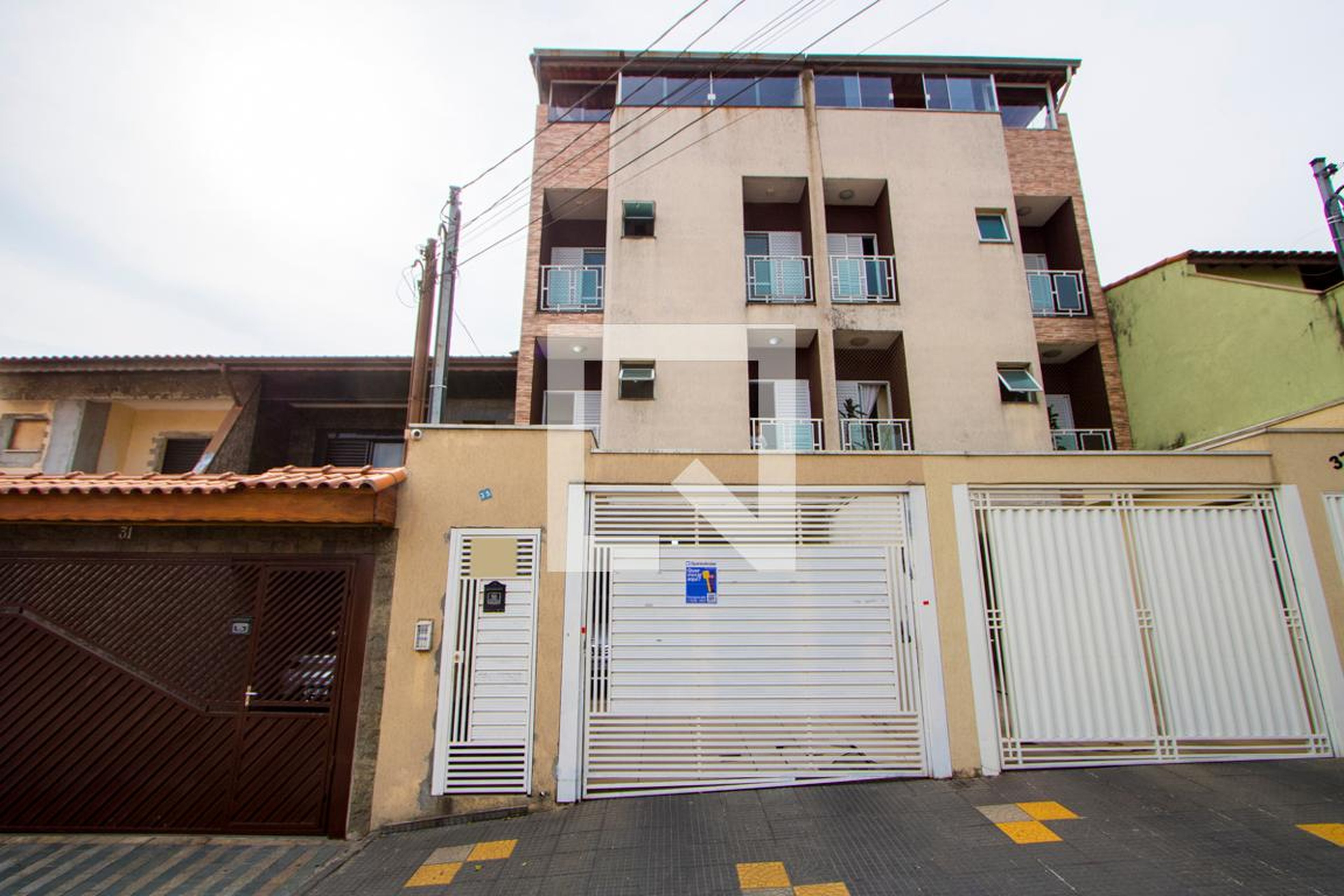 Fachada Condomínio em Rua Vilna, 46