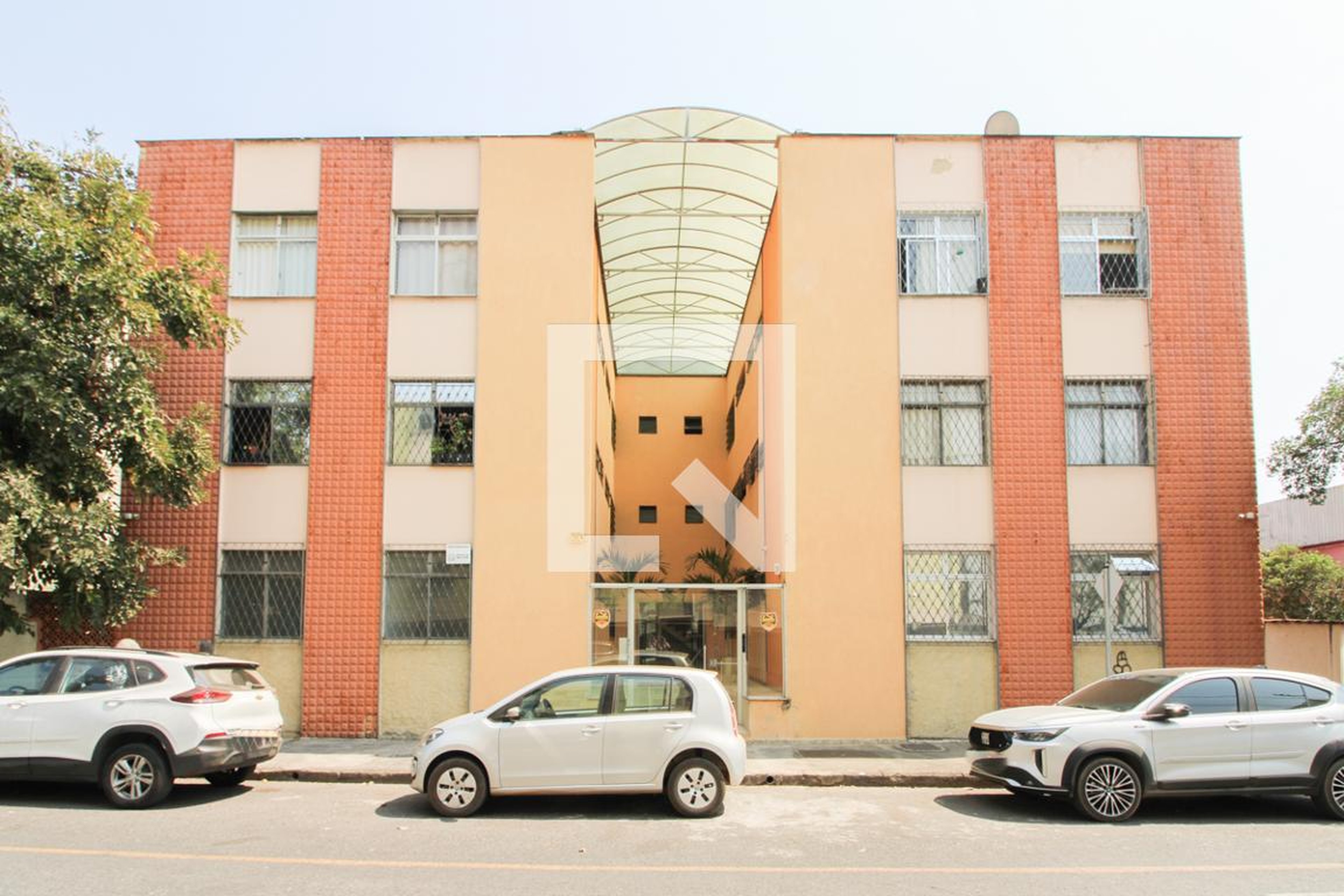 Fachada Condomínio em Rua Professor Nelson de Sena, 131