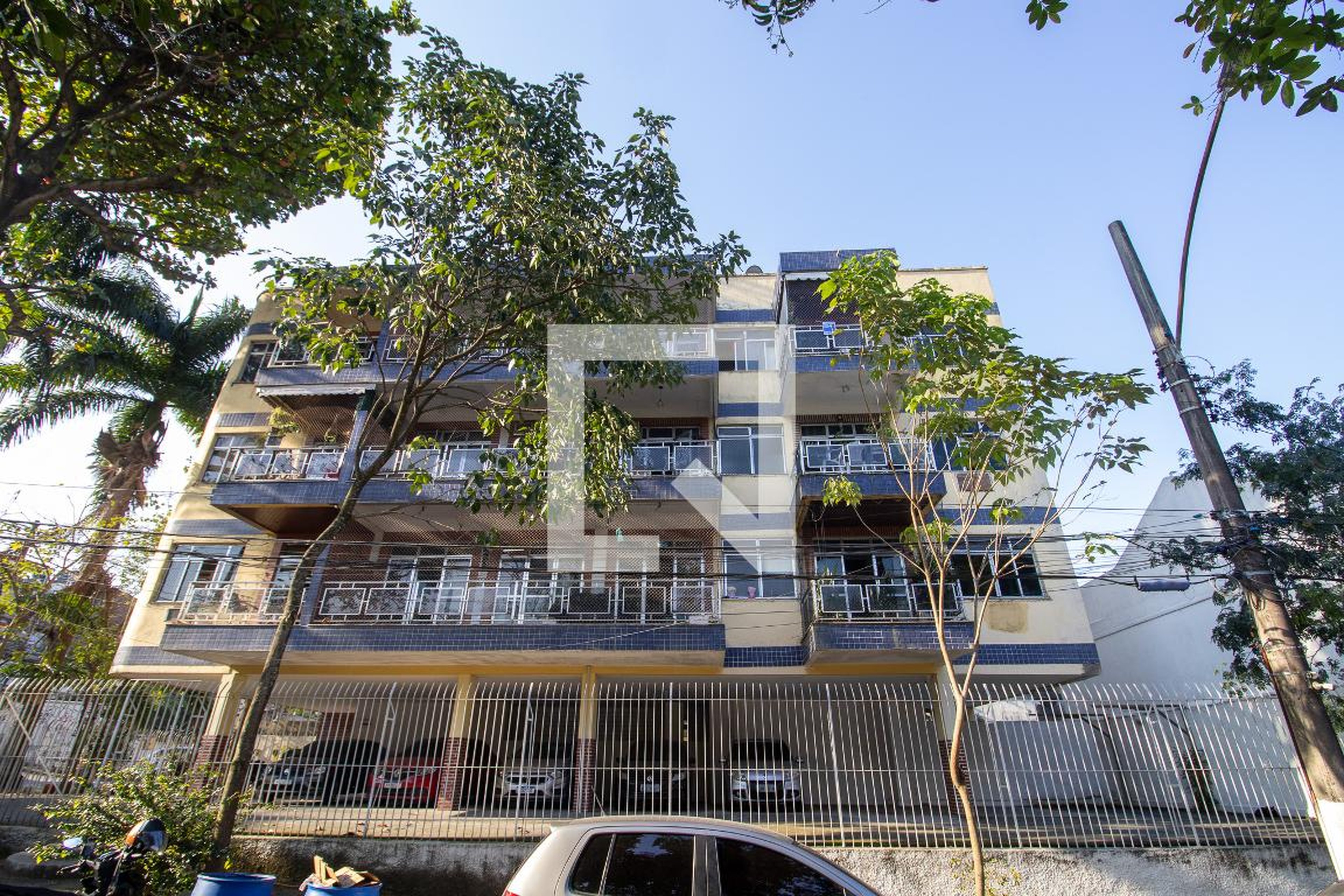 Fachada Condomínio em Rua Edgard Werneck, 825