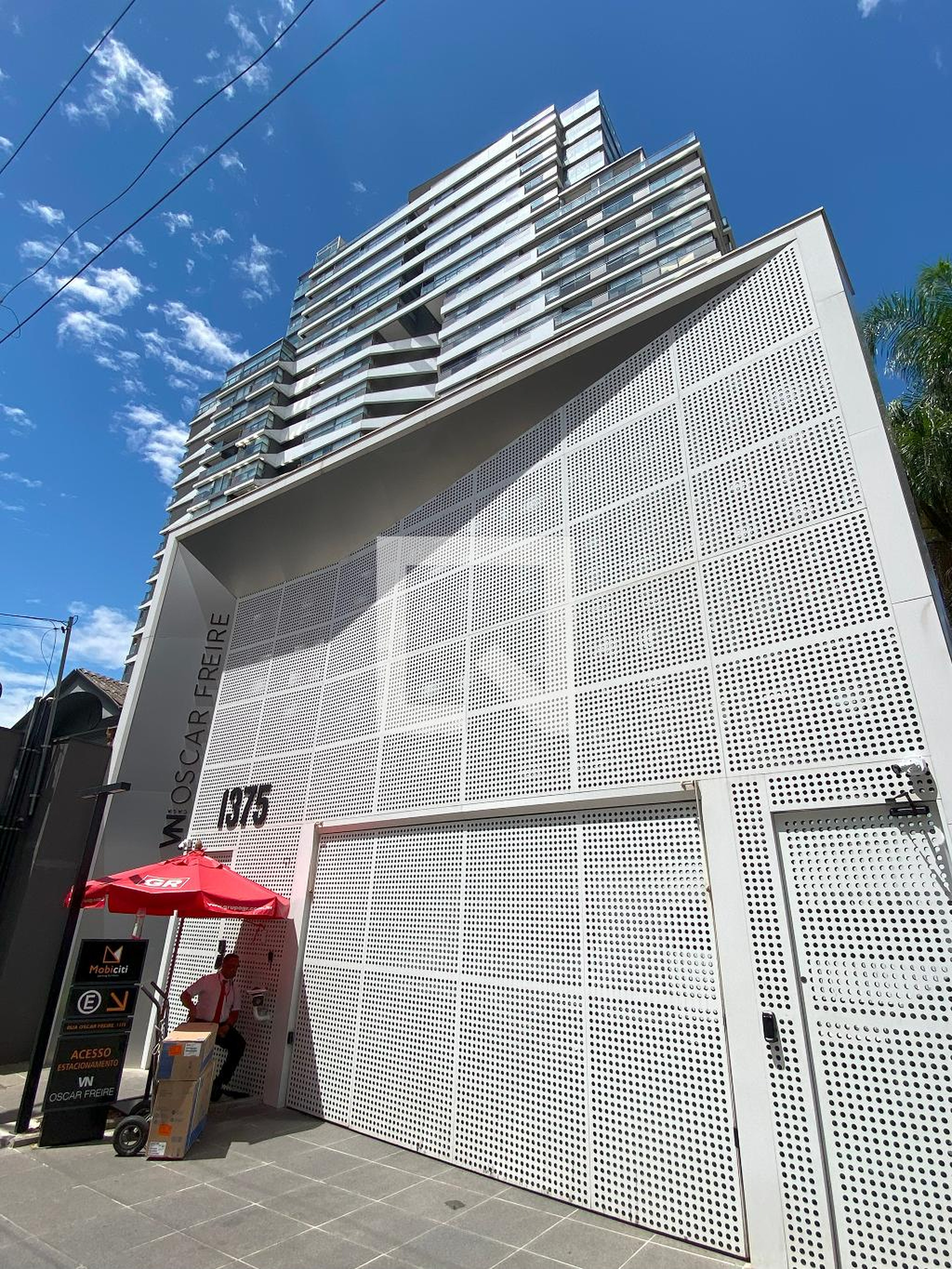 Fachada Condomínio em Rua Oscar Freire, 1395