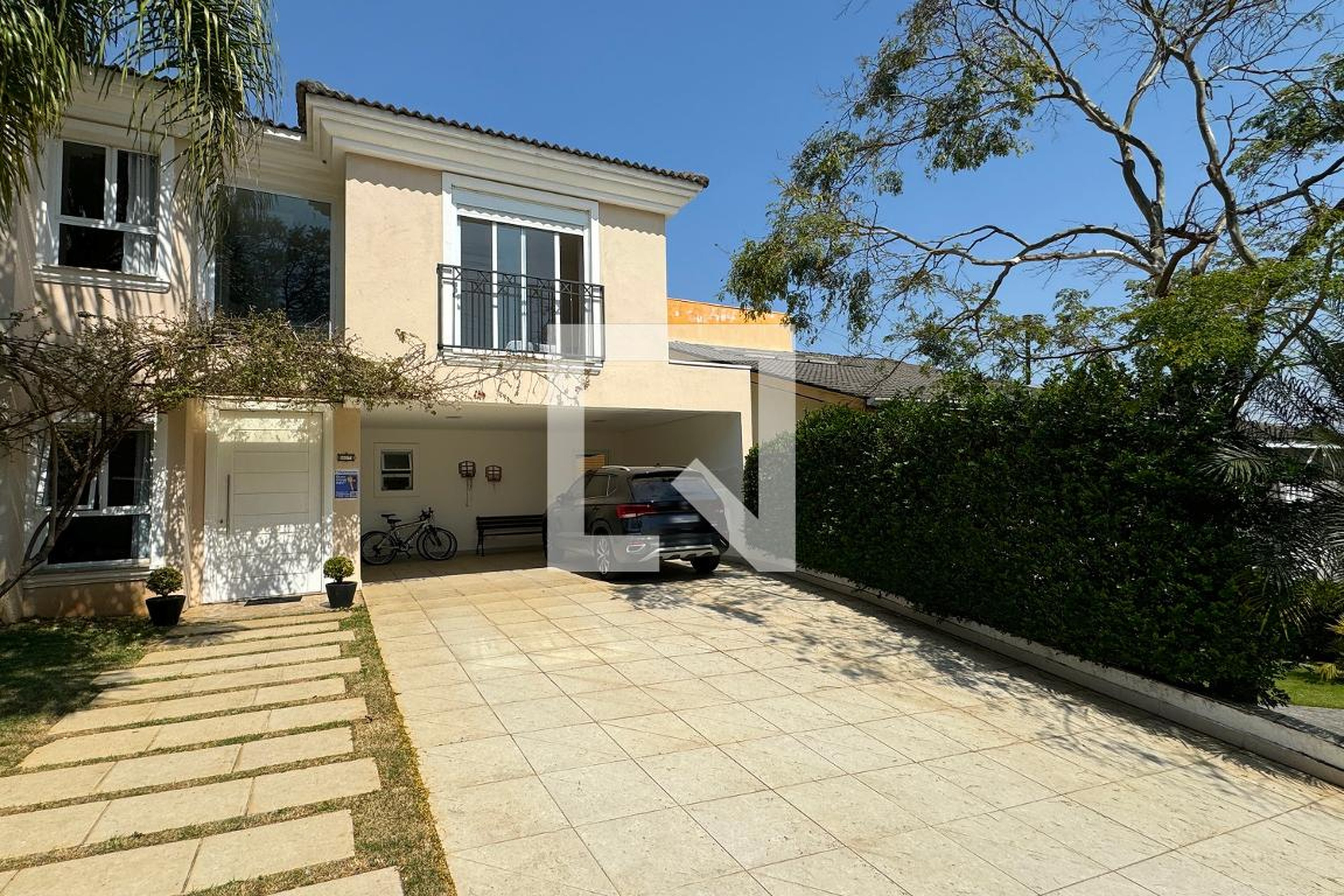 Fachada Condomínio em Alameda Miruna, 607